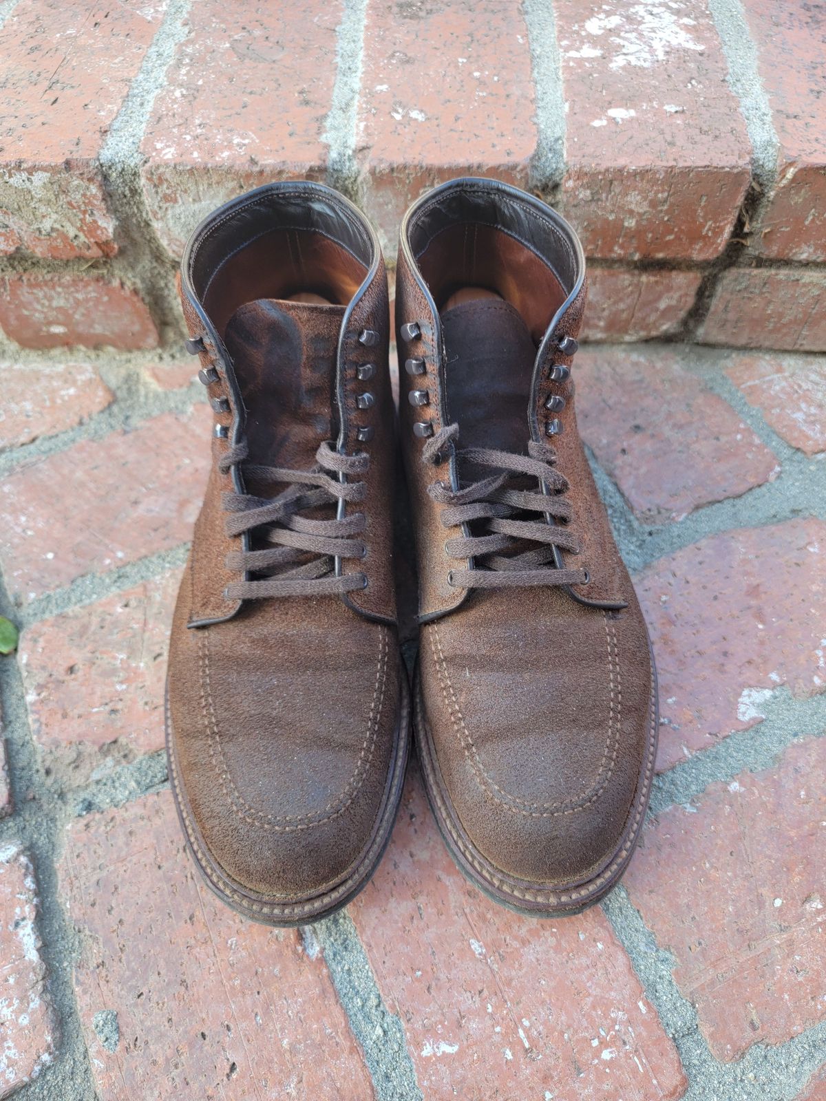 Photo by patinathunderdome on December 5, 2021 of the Alden Indy Boot in Horween Tobacco Chamois Roughout.