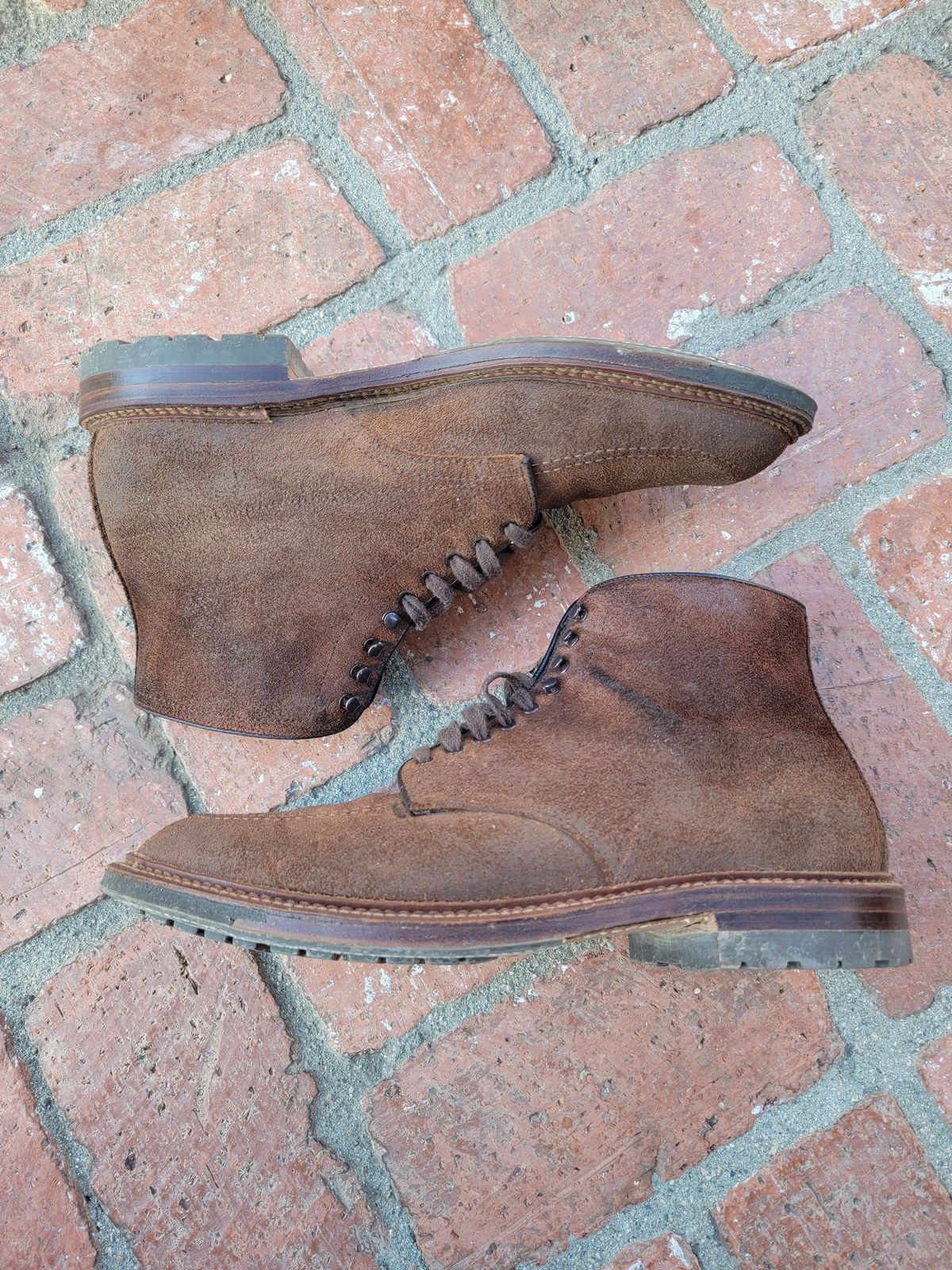 Photo by patinathunderdome on December 5, 2021 of the Alden Indy Boot in Horween Tobacco Chamois Roughout.
