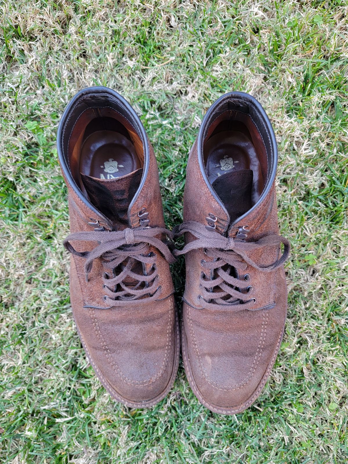 Photo by patinathunderdome on January 4, 2022 of the Alden Indy Boot in Horween Tobacco Chamois Roughout.