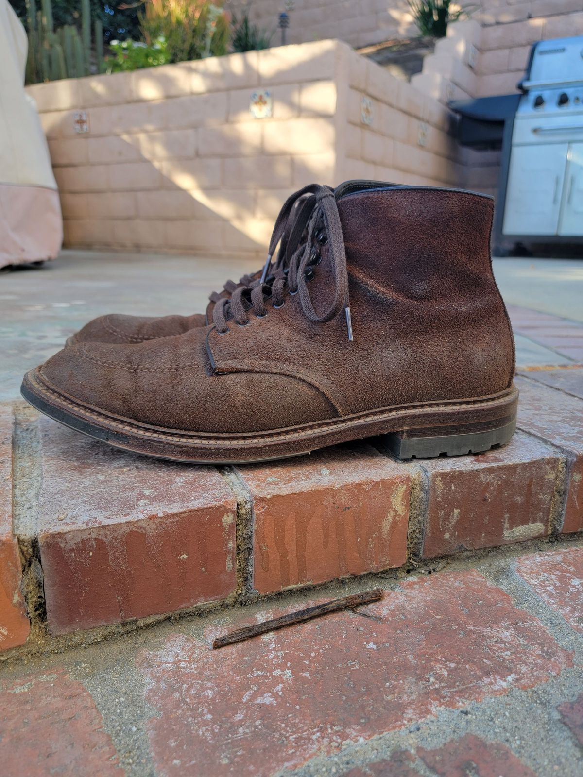 Photo by patinathunderdome on February 5, 2022 of the Alden Indy Boot in Horween Tobacco Chamois Roughout.