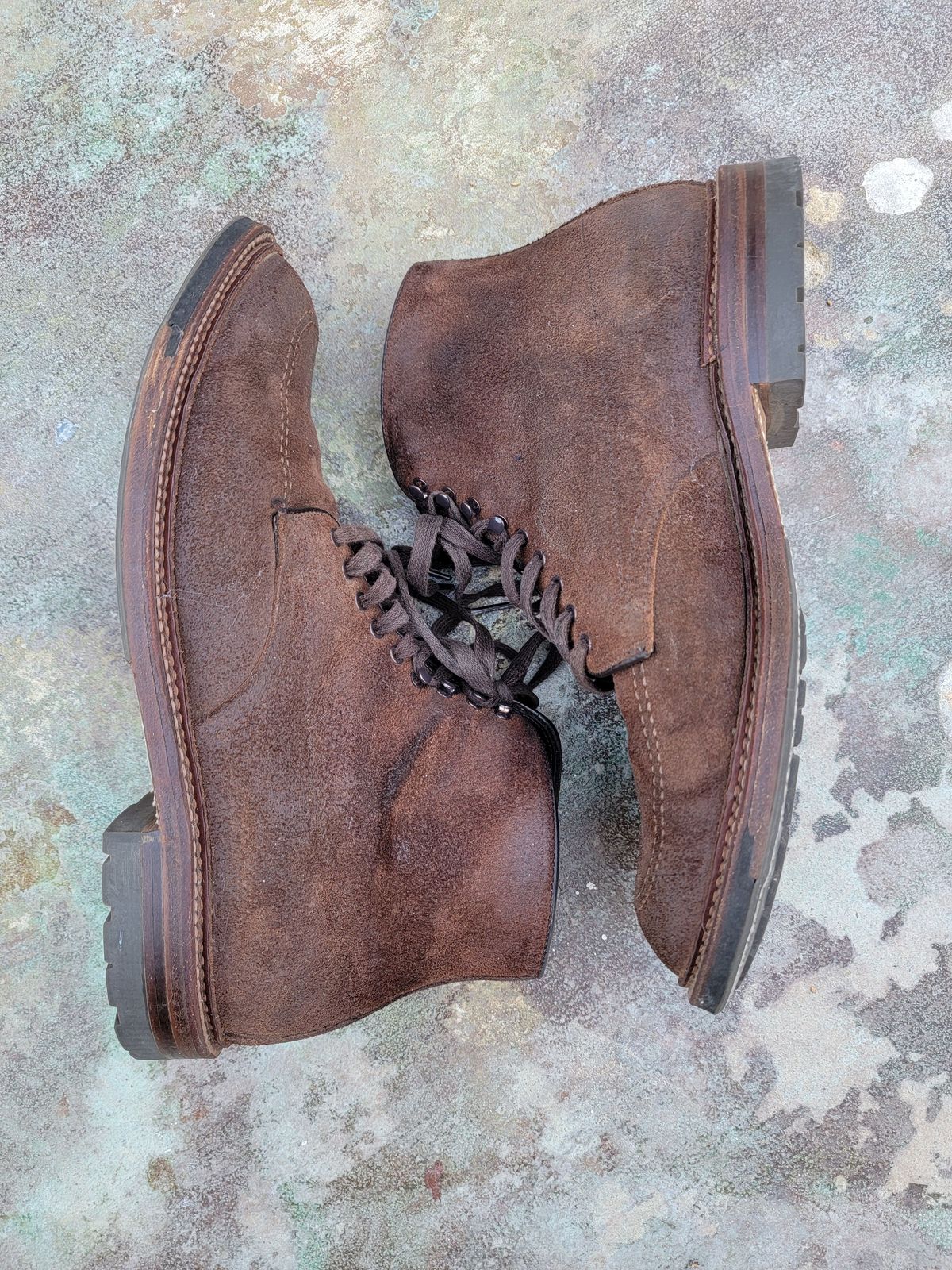 Photo by patinathunderdome on April 5, 2022 of the Alden Indy Boot in Horween Tobacco Chamois Roughout.