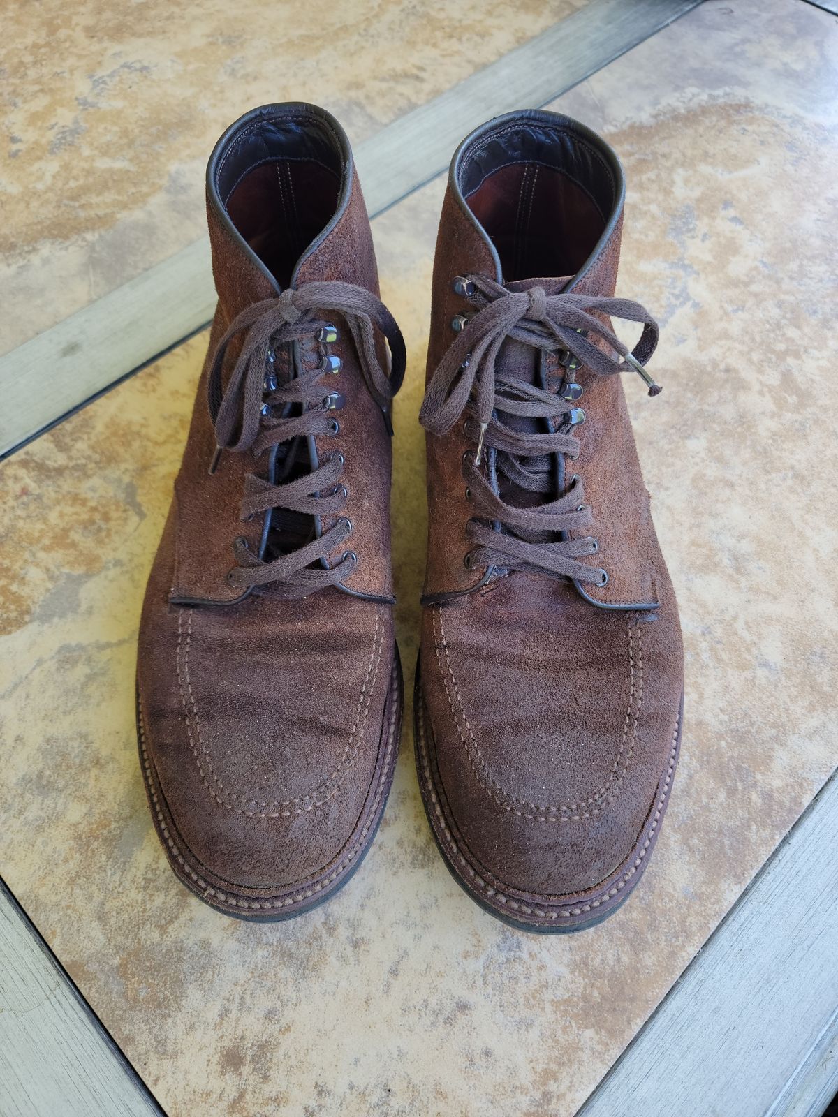 Photo by patinathunderdome on May 6, 2022 of the Alden Indy Boot in Horween Tobacco Chamois Roughout.