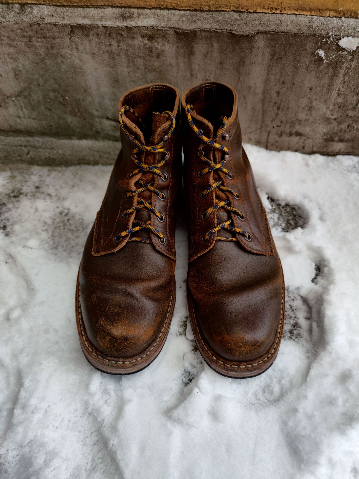 Photo by patinathunderdome on December 4, 2021 of the White's Semi-Dress in Horween Cinnamon Waxed Flesh.