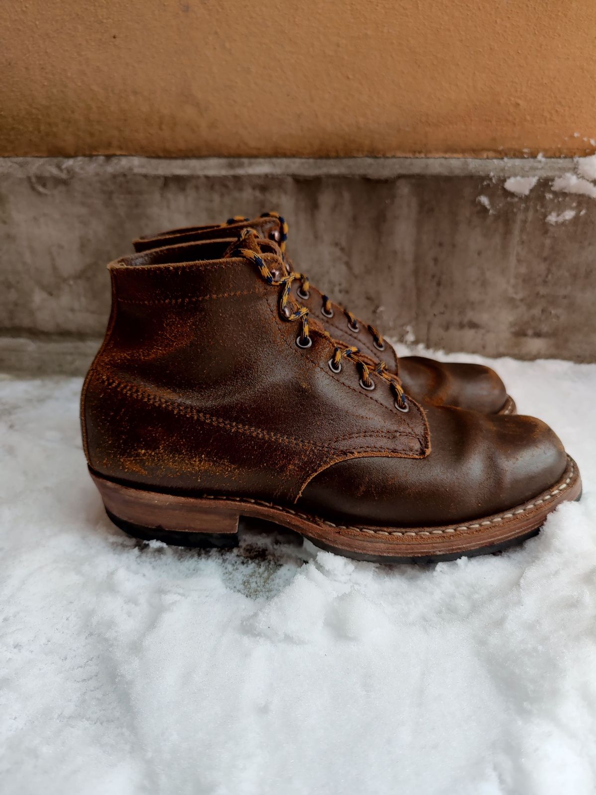 Photo by patinathunderdome on December 4, 2021 of the White's Semi-Dress in Horween Cinnamon Waxed Flesh.