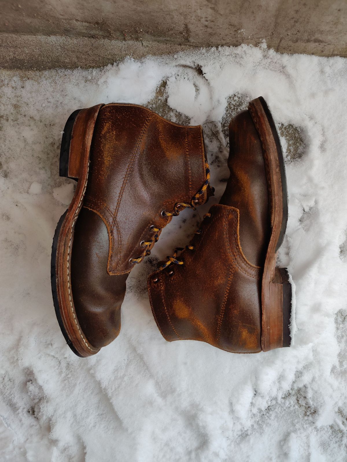 Photo by patinathunderdome on December 4, 2021 of the White's Semi-Dress in Horween Cinnamon Waxed Flesh.
