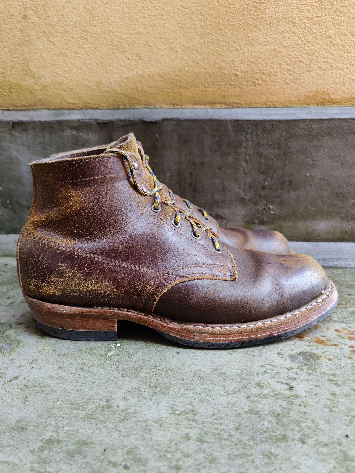 Photo by patinathunderdome on January 2, 2022 of the White's Semi-Dress in Horween Cinnamon Waxed Flesh.