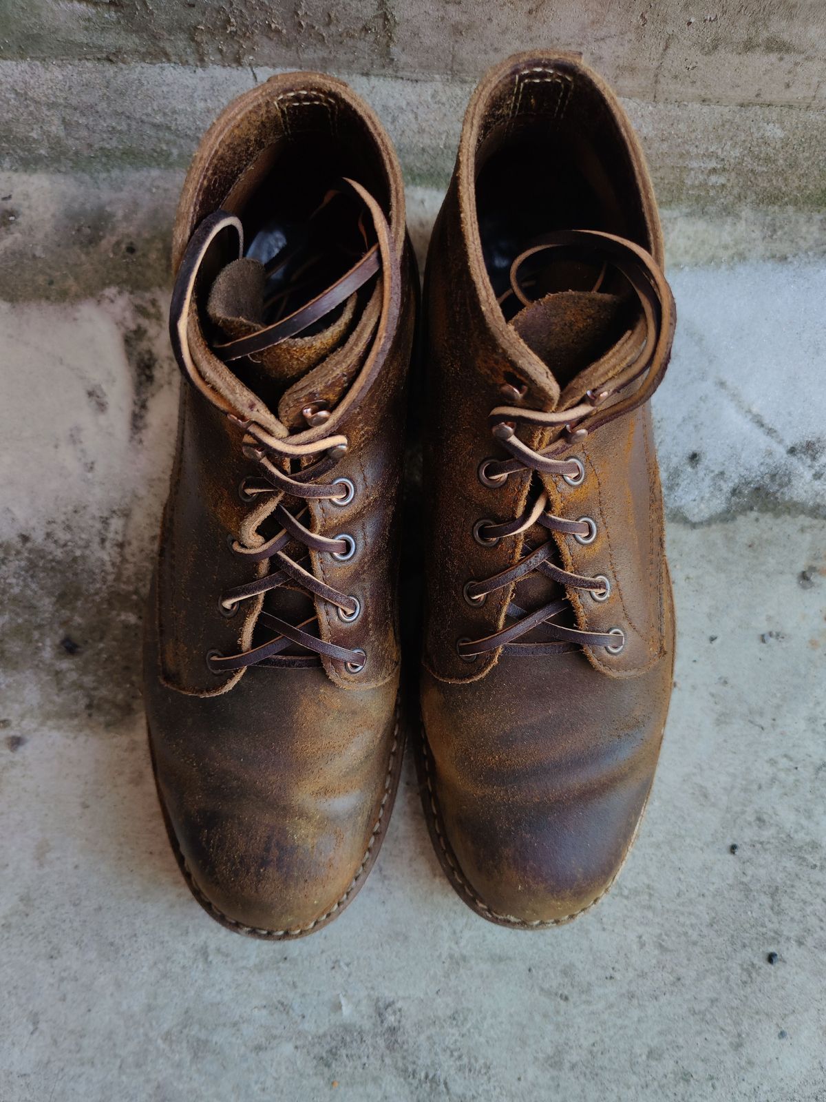 Photo by patinathunderdome on February 1, 2022 of the White's Semi-Dress in Horween Cinnamon Waxed Flesh.