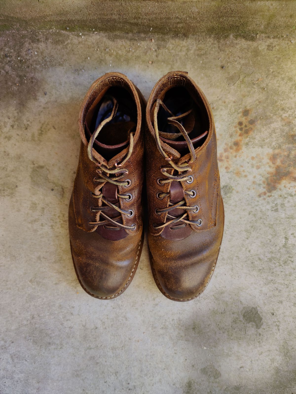 Photo by patinathunderdome on April 1, 2022 of the White's Semi-Dress in Horween Cinnamon Waxed Flesh.