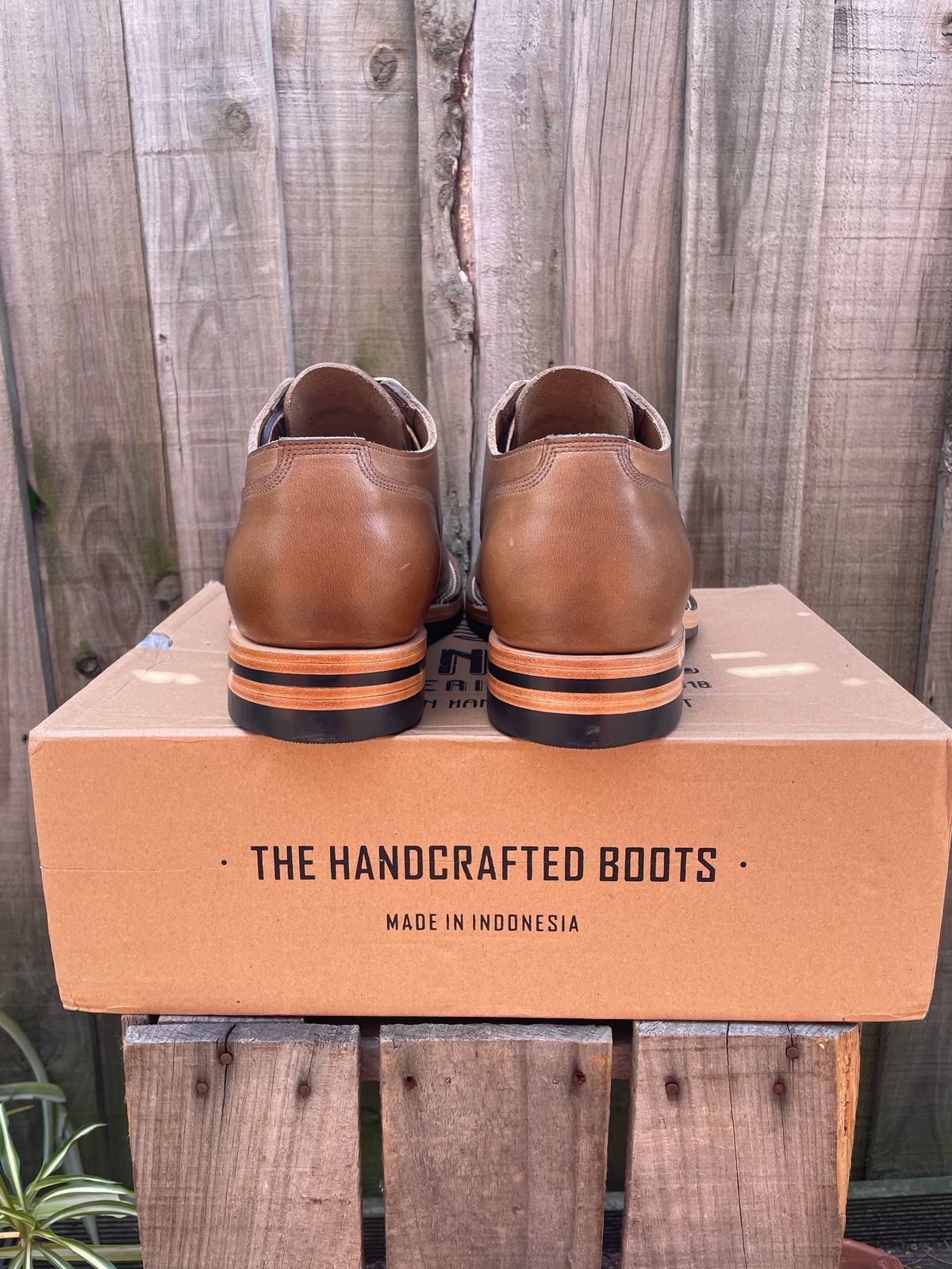 Photo by patinathunderdome on November 2, 2023 of the Monroe 38918 in Horween Natural Chromexcel.