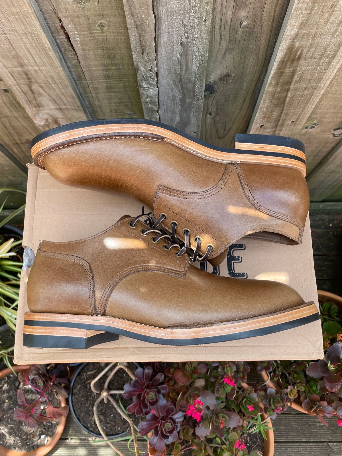 Photo by patinathunderdome on November 2, 2023 of the Monroe 38918 in Horween Natural Chromexcel.