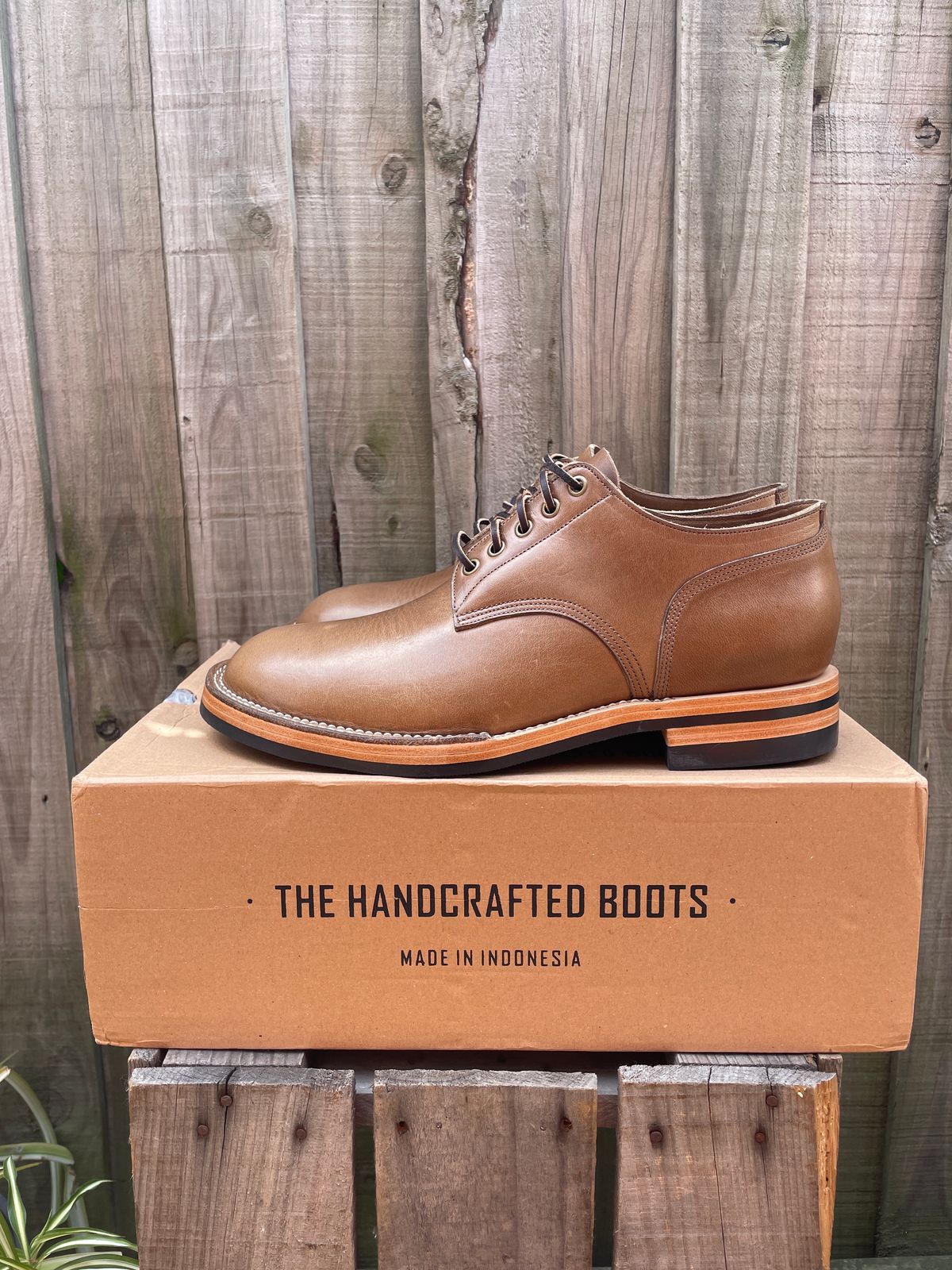 Photo by patinathunderdome on November 2, 2023 of the Monroe 38918 in Horween Natural Chromexcel.