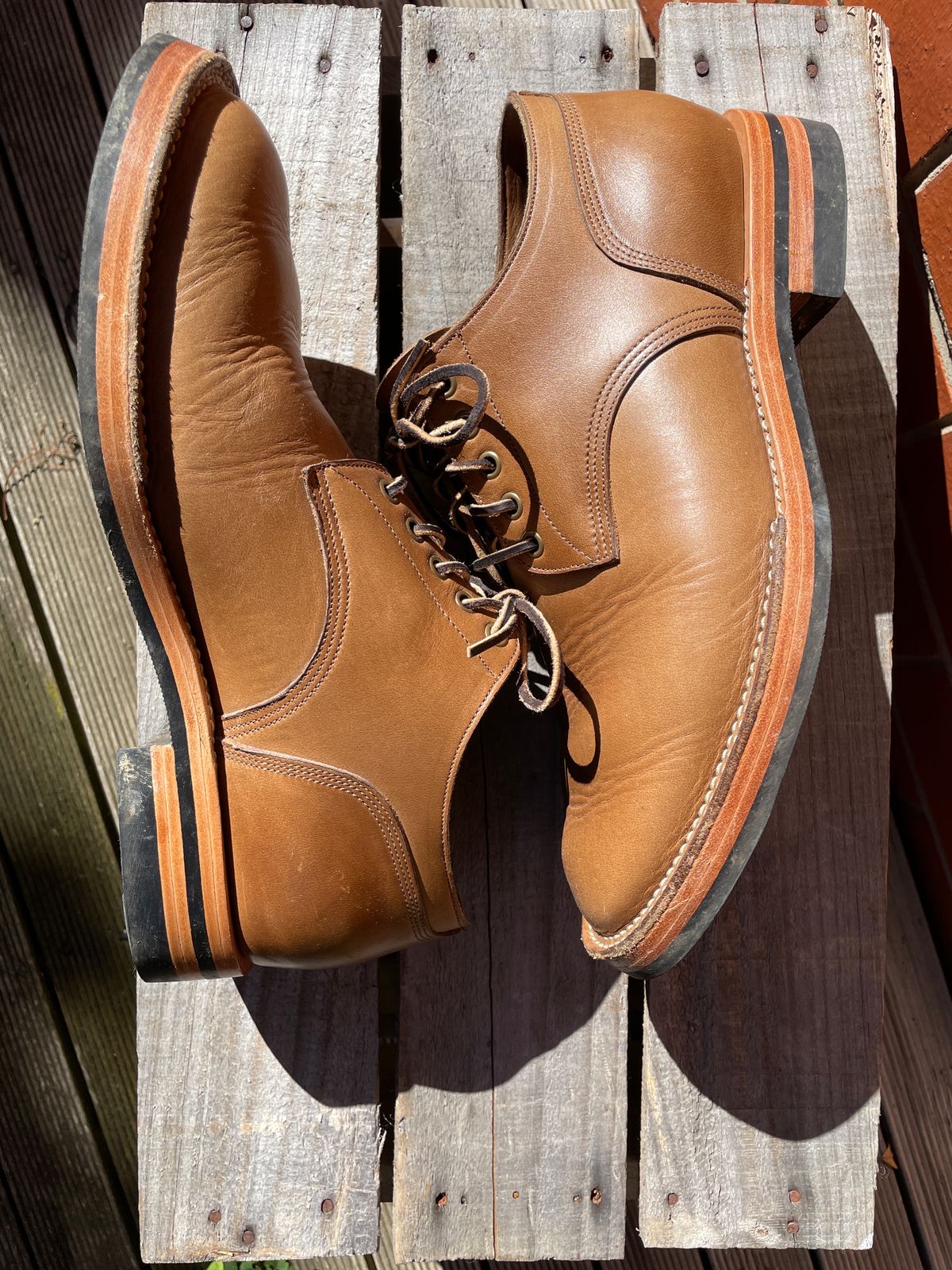Photo by patinathunderdome on February 2, 2024 of the Monroe 38918 in Horween Natural Chromexcel.