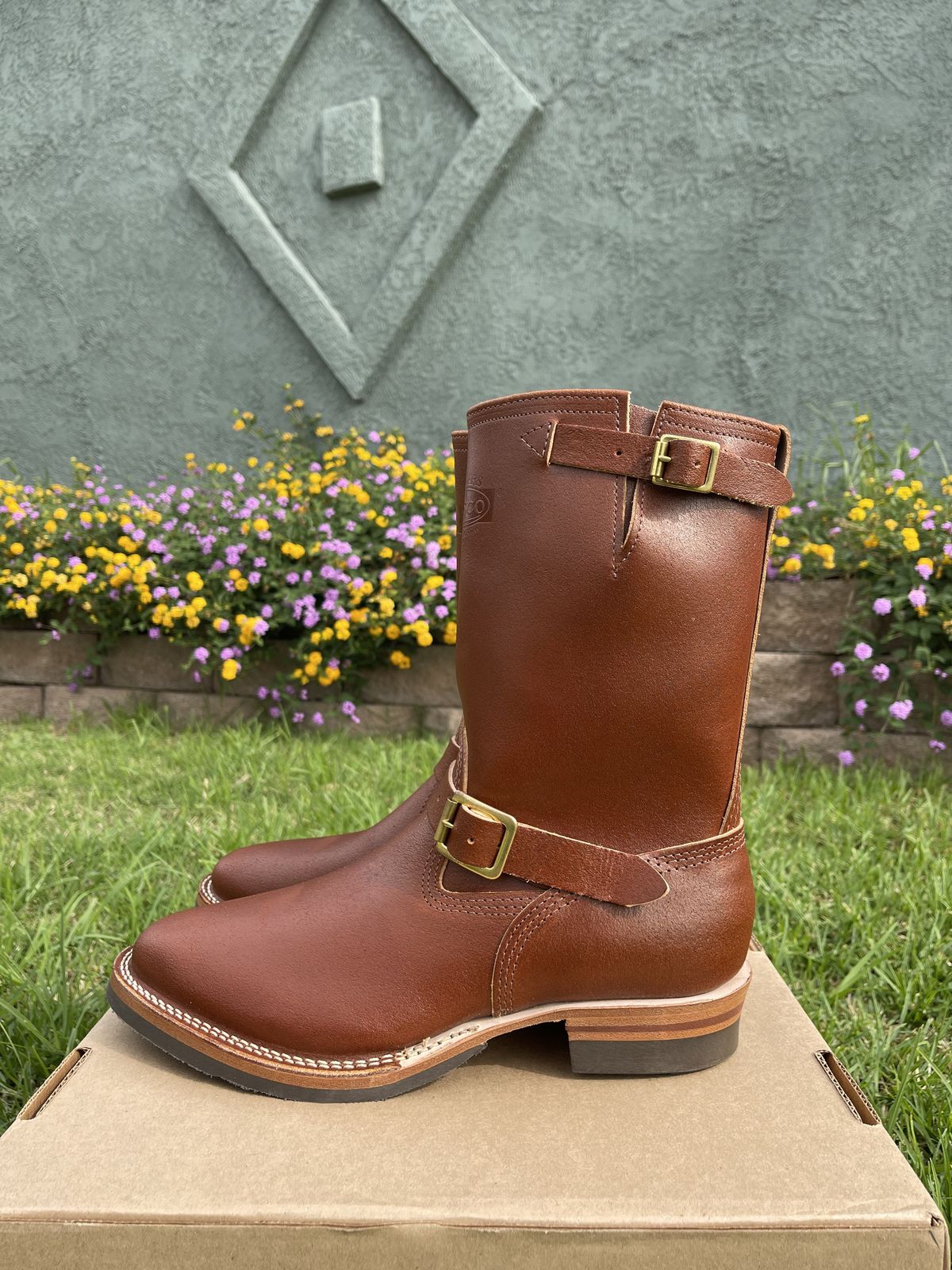 Photo by patinathunderdome on November 1, 2021 of the Wesco 1939 Engineer Boot in Horween Redwood Waxed Flesh.