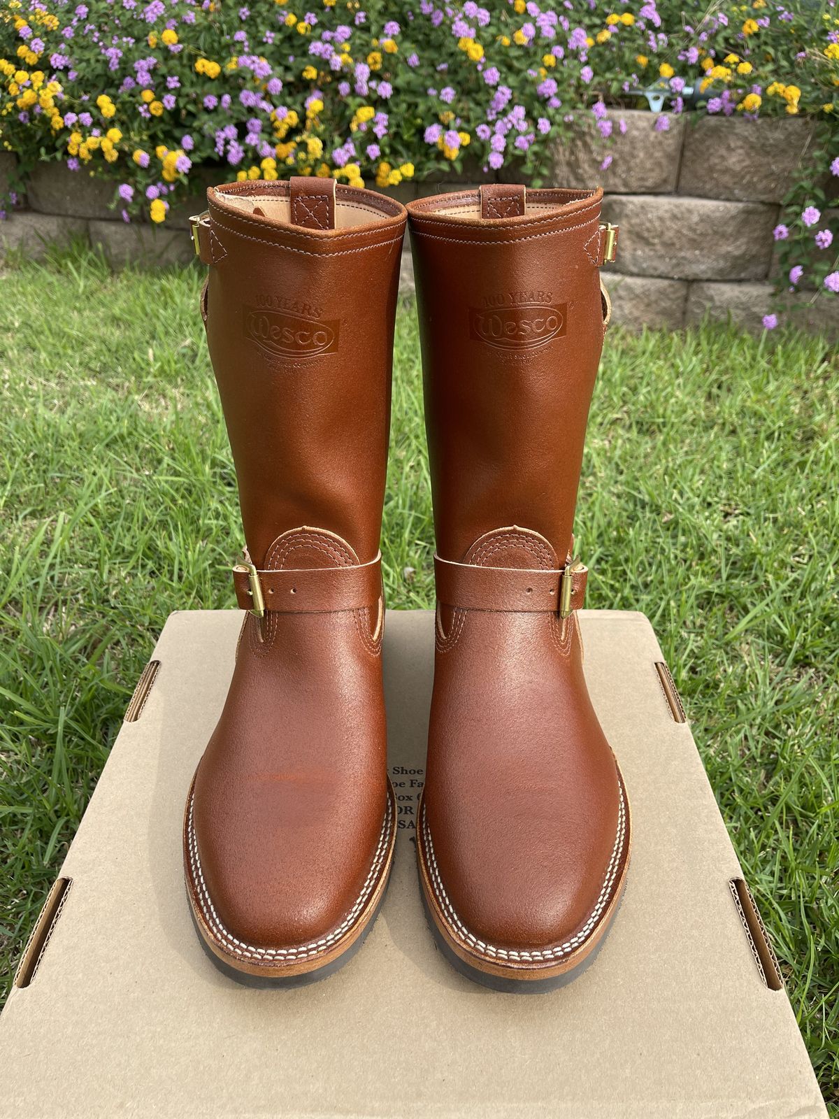 Photo by patinathunderdome on November 1, 2021 of the Wesco 1939 Engineer Boot in Horween Redwood Waxed Flesh.