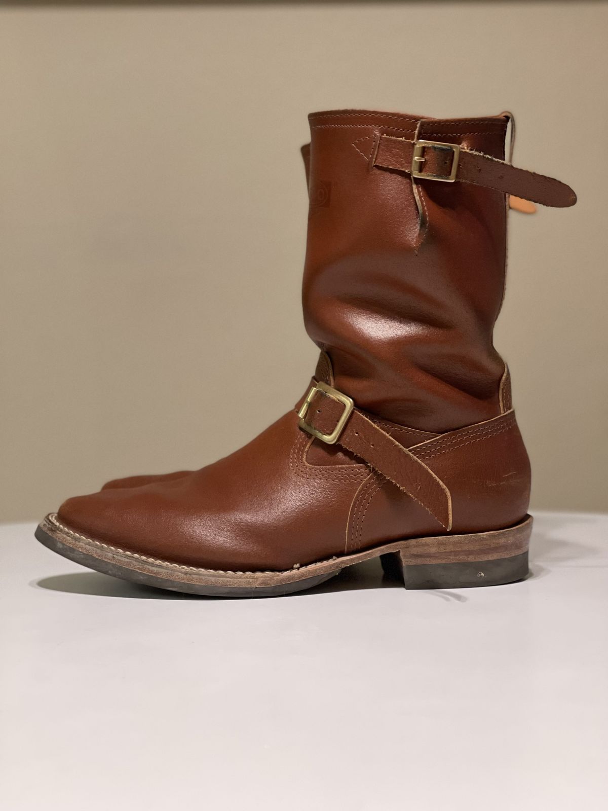 Photo by patinathunderdome on February 5, 2022 of the Wesco 1939 Engineer Boot in Horween Redwood Waxed Flesh.