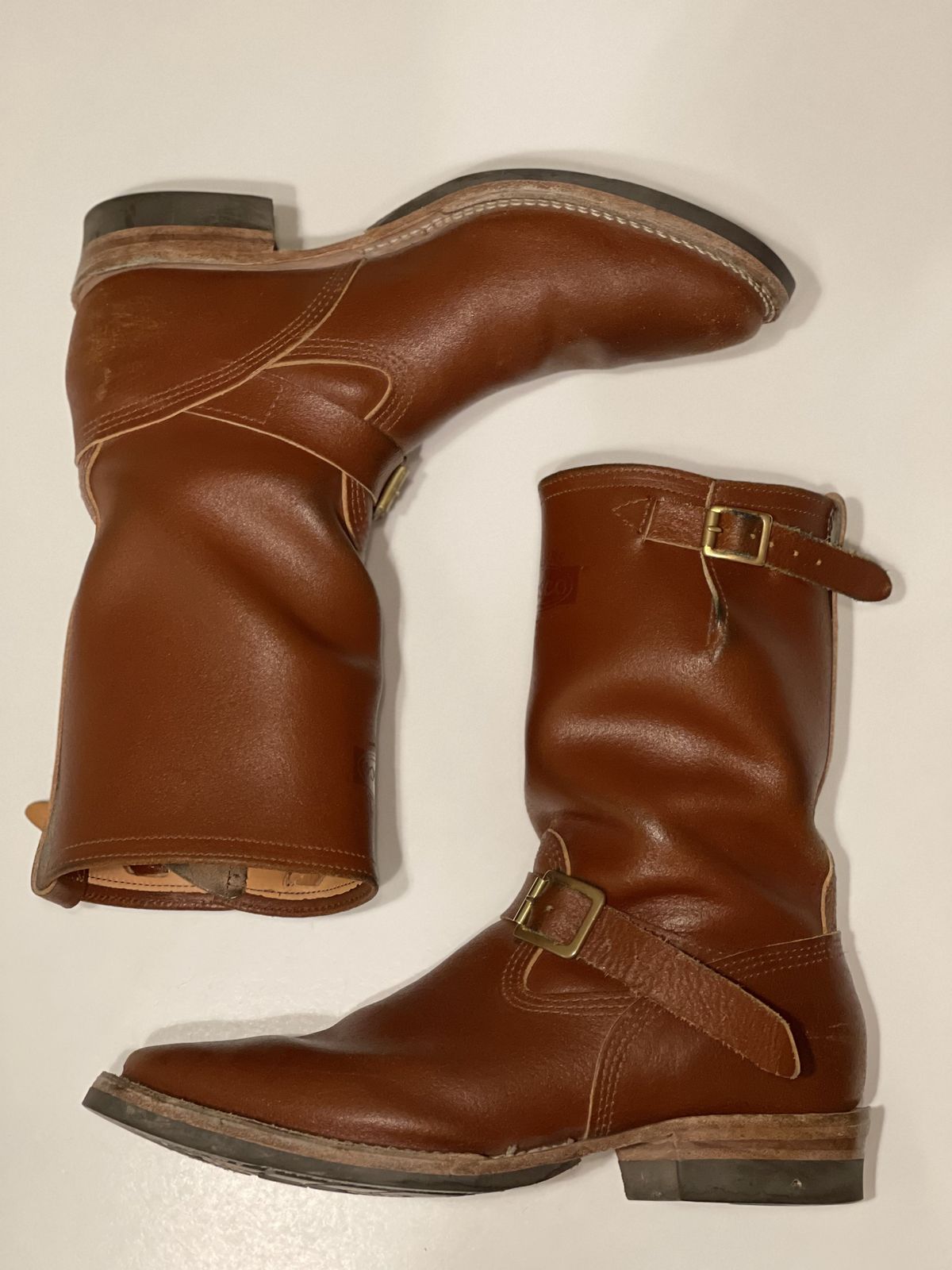 Photo by patinathunderdome on February 5, 2022 of the Wesco 1939 Engineer Boot in Horween Redwood Waxed Flesh.