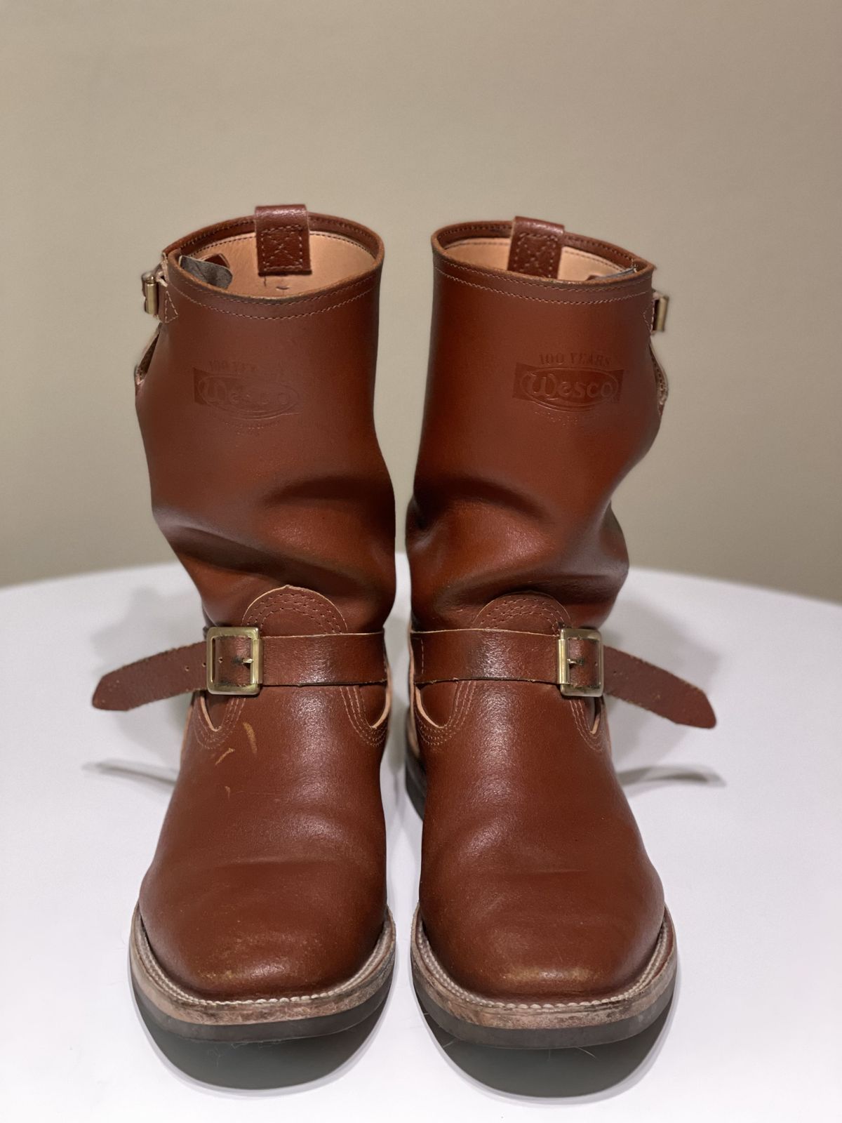 Photo by patinathunderdome on February 5, 2022 of the Wesco 1939 Engineer Boot in Horween Redwood Waxed Flesh.