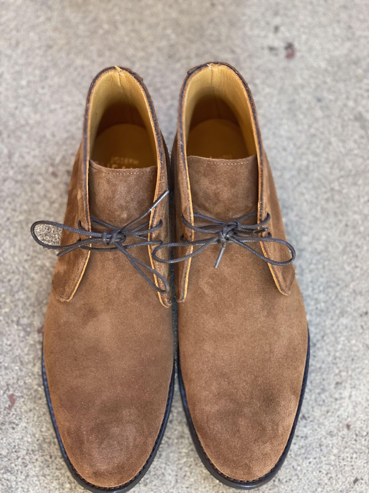 Photo by patinathunderdome on October 4, 2021 of the Cheaney Chukka Boot in Fox Suede.