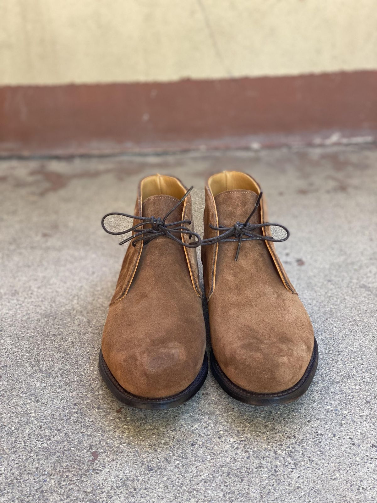 Photo by patinathunderdome on October 4, 2021 of the Cheaney Chukka Boot in Fox Suede.