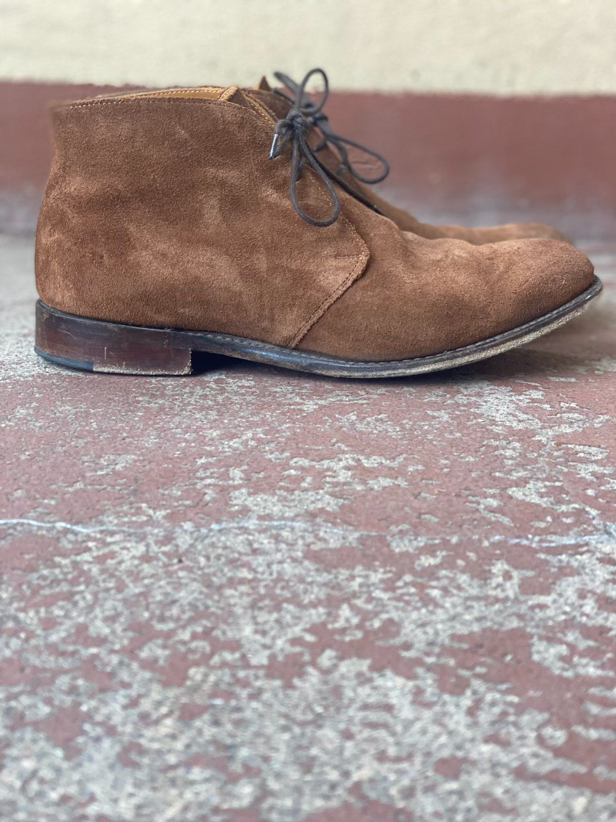 Photo by patinathunderdome on November 2, 2021 of the Cheaney Chukka Boot in Fox Suede.