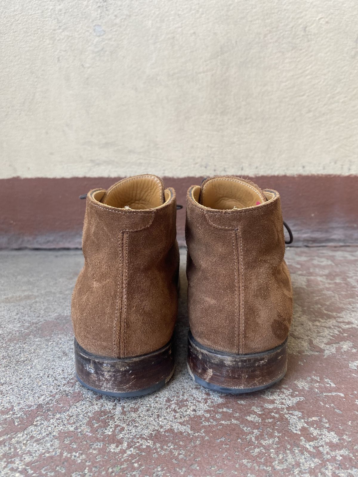 Photo by patinathunderdome on December 6, 2021 of the Cheaney Chukka Boot in Fox Suede.