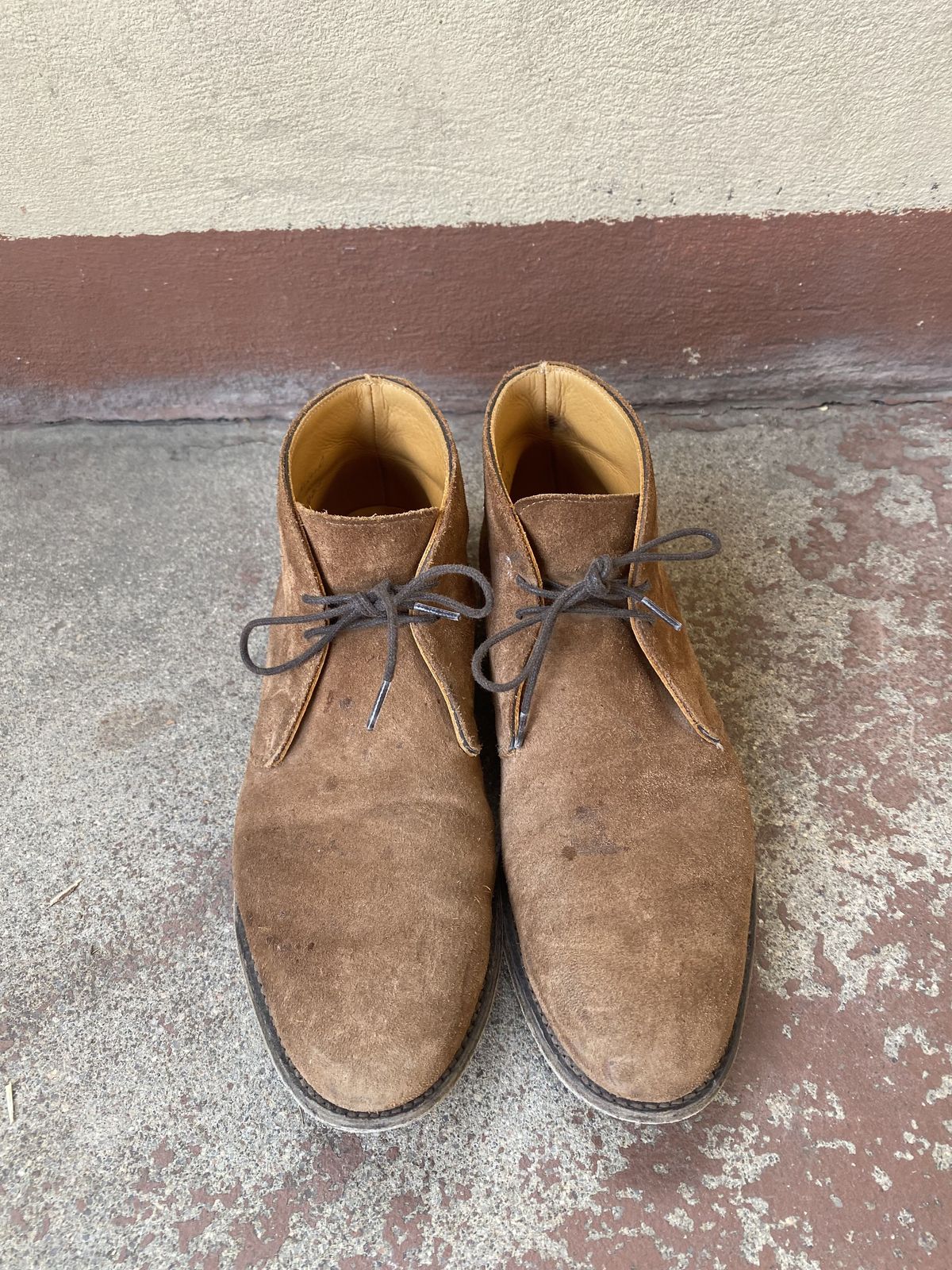 Photo by patinathunderdome on December 6, 2021 of the Cheaney Chukka Boot in Fox Suede.