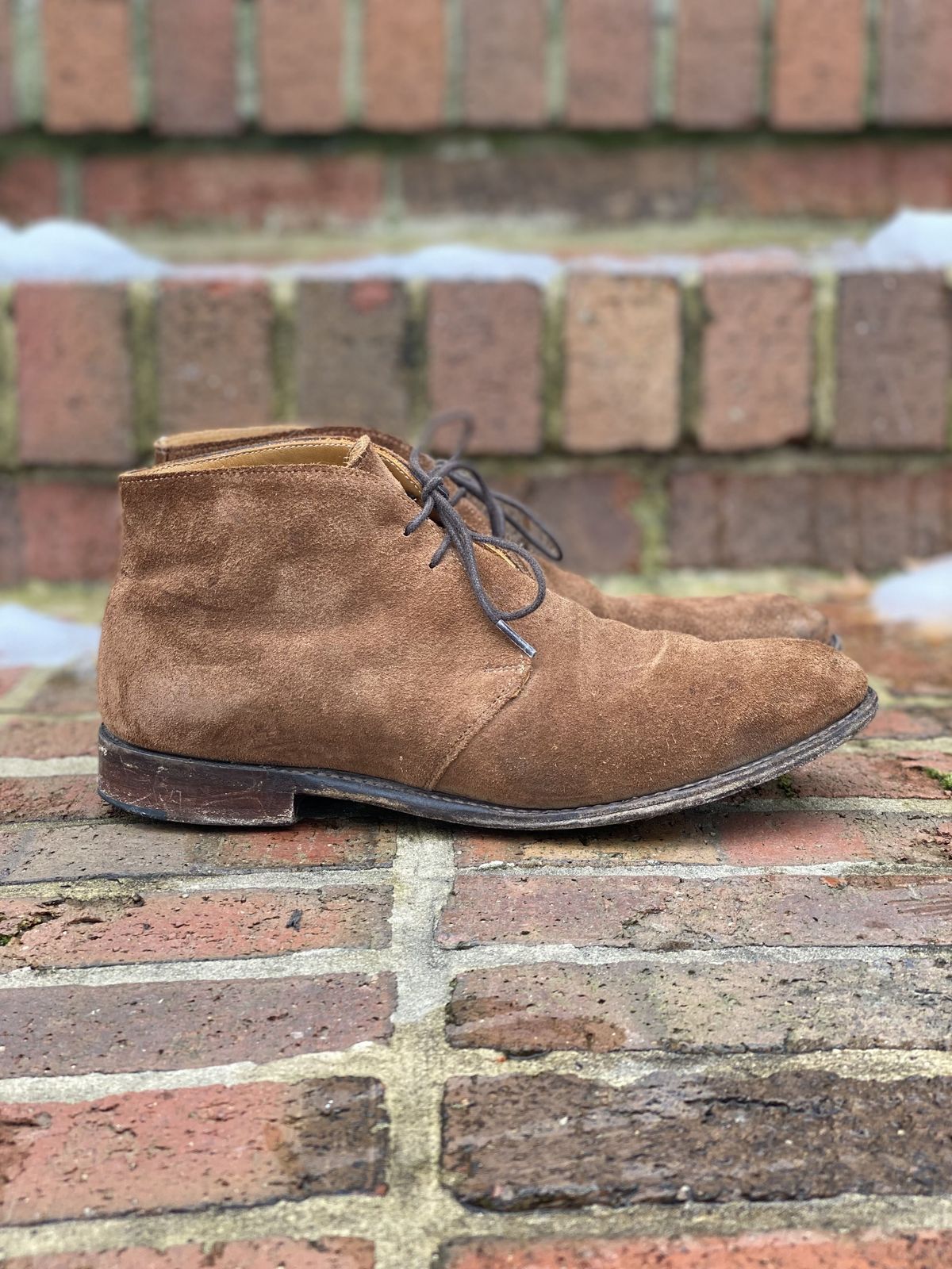 Photo by patinathunderdome on January 5, 2022 of the Cheaney Chukka Boot in Fox Suede.
