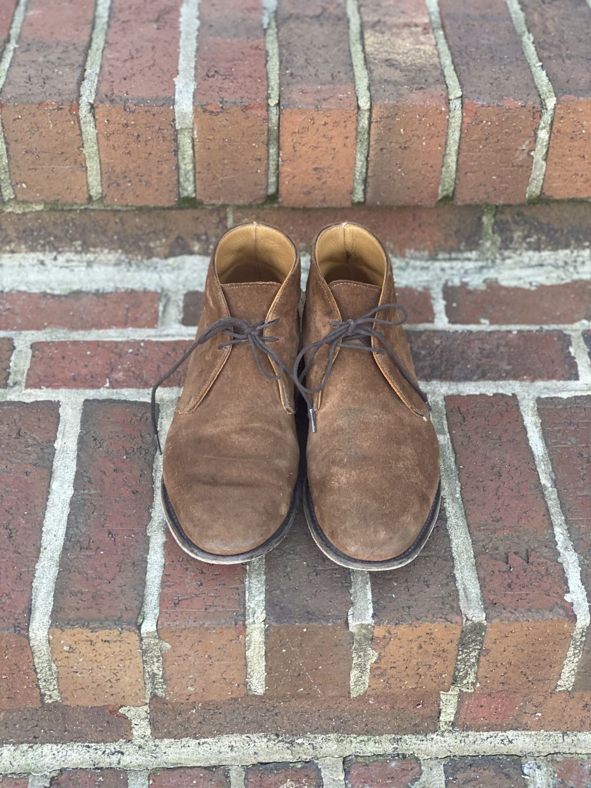 Photo by patinathunderdome on March 3, 2022 of the Cheaney Chukka Boot in Fox Suede.