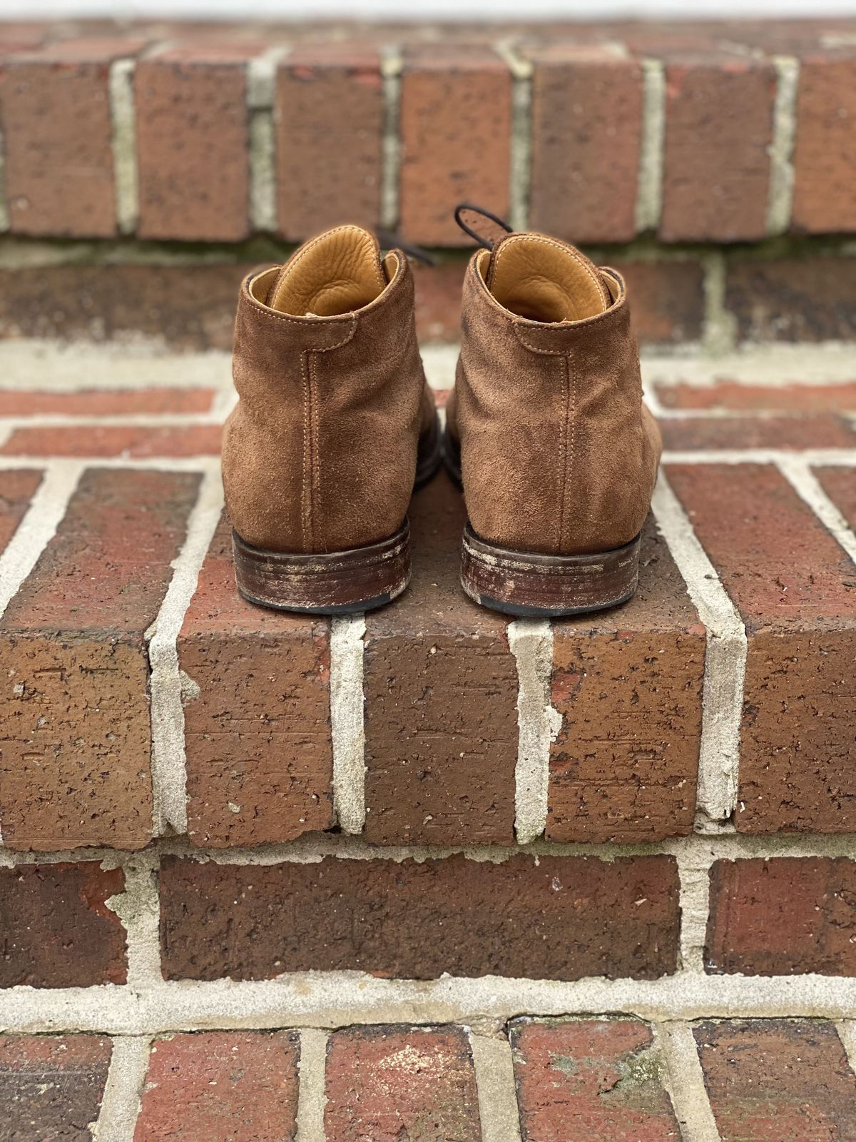 Photo by patinathunderdome on April 4, 2022 of the Cheaney Chukka Boot in Fox Suede.