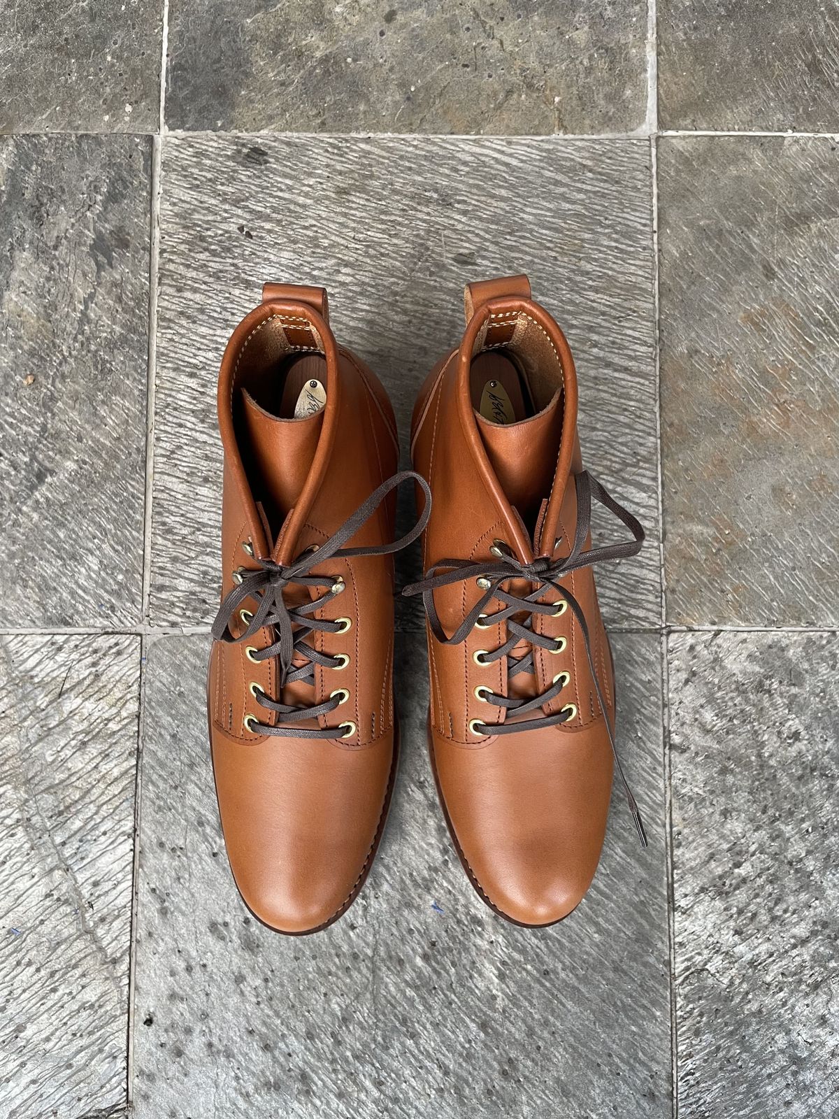 Photo by patinathunderdome on September 30, 2021 of the White Kloud Blucher.87 in Badalassi Carlo Cognac Minerva.