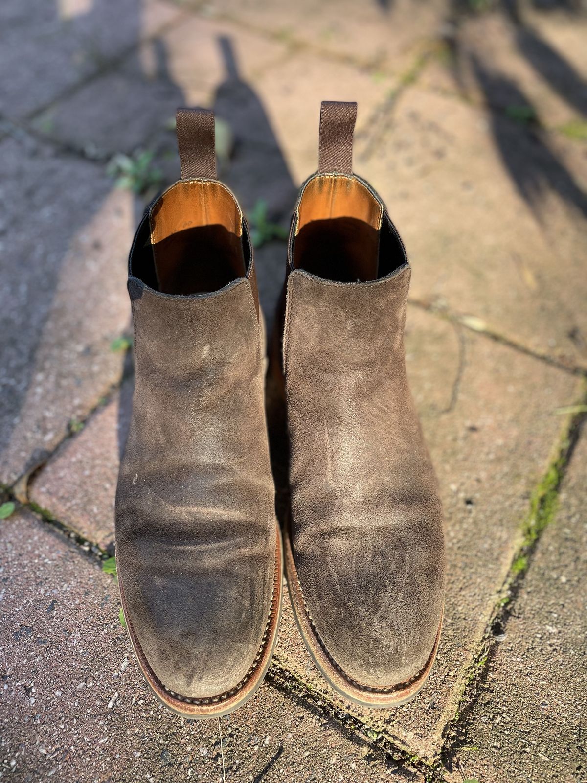 Photo by patinathunderdome on November 3, 2021 of the Grant Stone Chelsea Boot in C.F. Stead Earth Waxy Commander Suede.