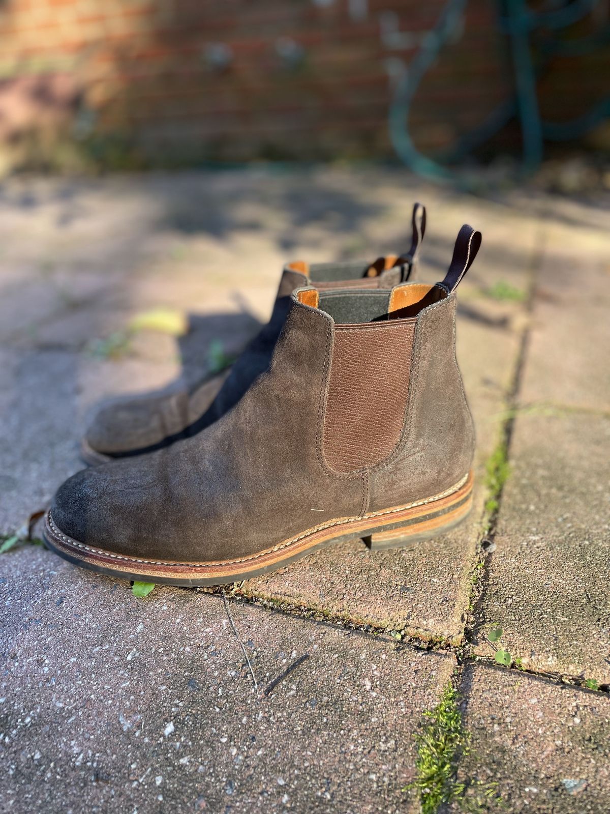 Photo by patinathunderdome on November 3, 2021 of the Grant Stone Chelsea Boot in C.F. Stead Earth Waxy Commander Suede.