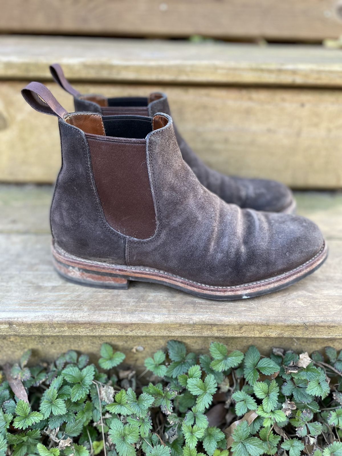 Photo by patinathunderdome on March 2, 2022 of the Grant Stone Chelsea Boot in C.F. Stead Earth Waxy Commander Suede.