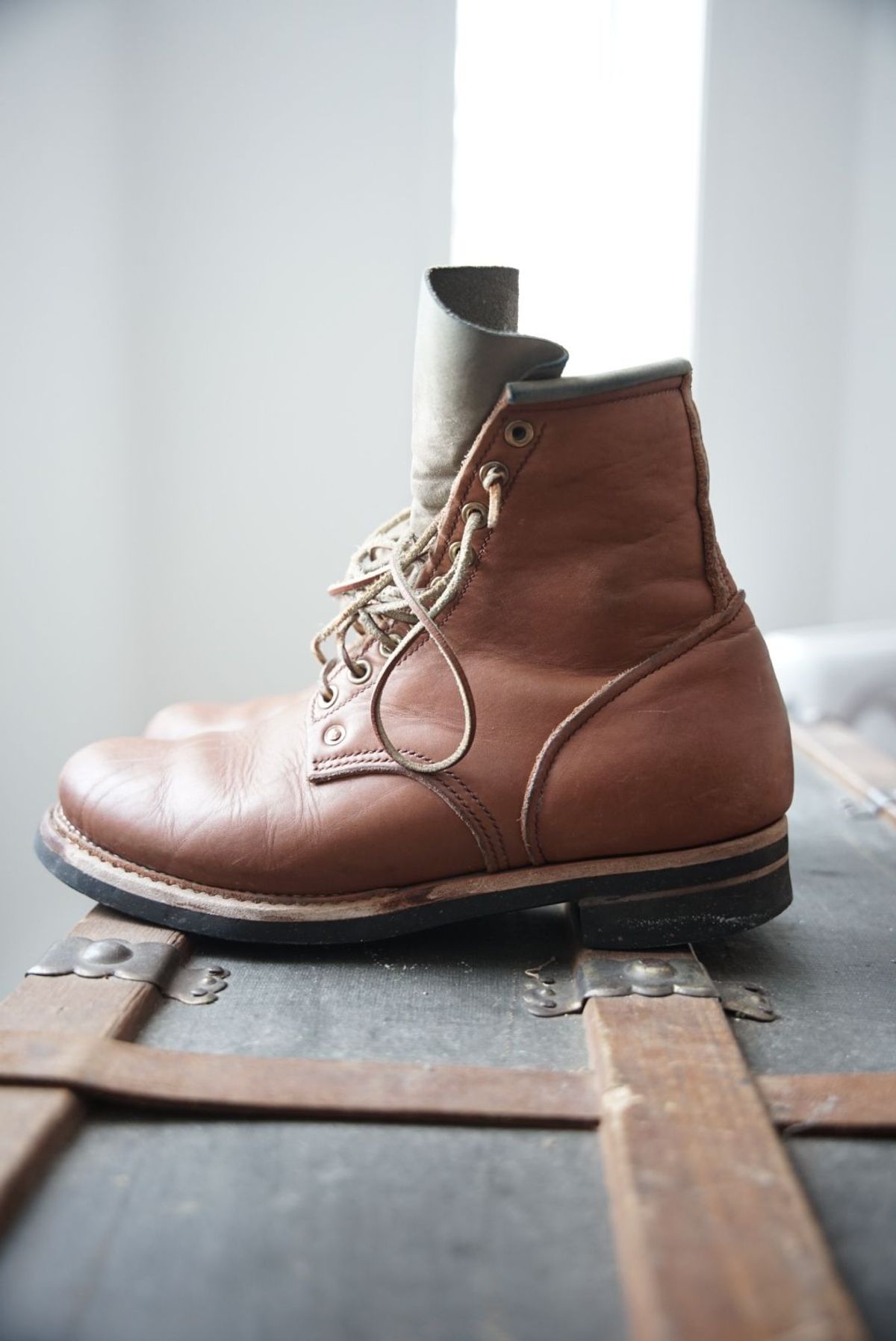 Photo by patinathunderdome on February 3, 2022 of the Endurance Leather Co. Type 01 in Horween Light Brown Essex.