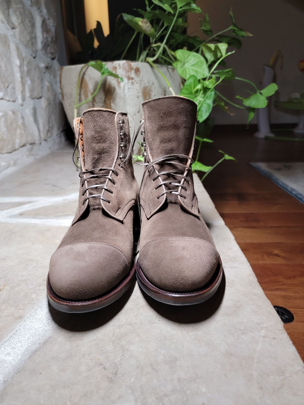 Photo by patinathunderdome on October 1, 2021 of the Viberg Halkett in C.F. Stead Flint Repello Calf Suede.