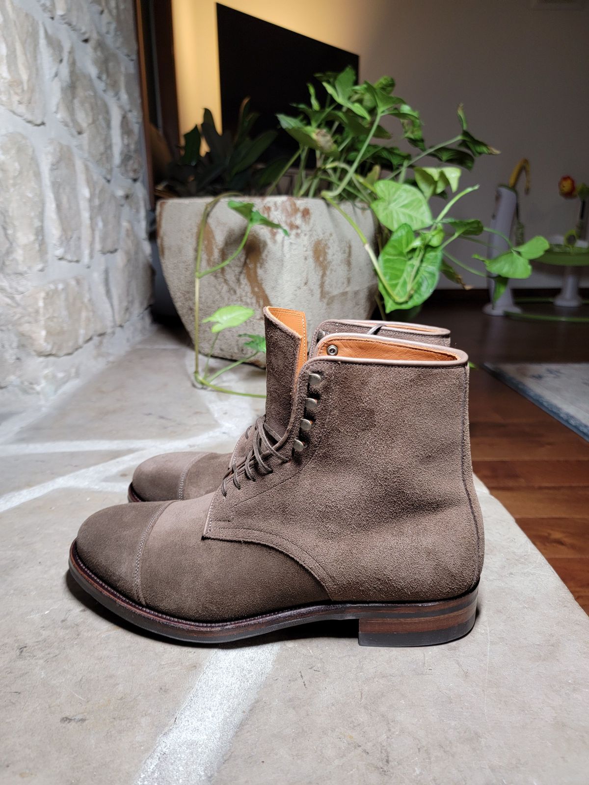 Photo by patinathunderdome on October 1, 2021 of the Viberg Halkett in C.F. Stead Flint Repello Calf Suede.