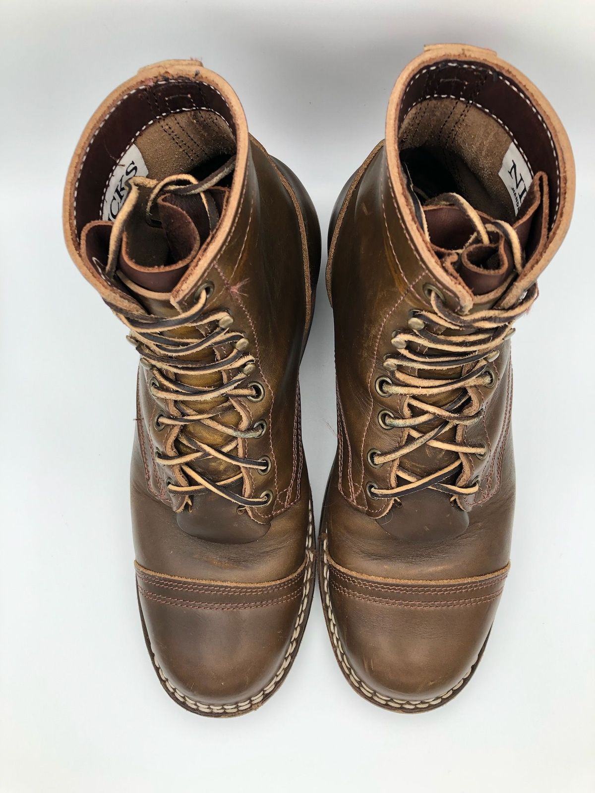 Photo by patinathunderdome on November 4, 2021 of the Nicks Charley in Horween Olive Chromepak.
