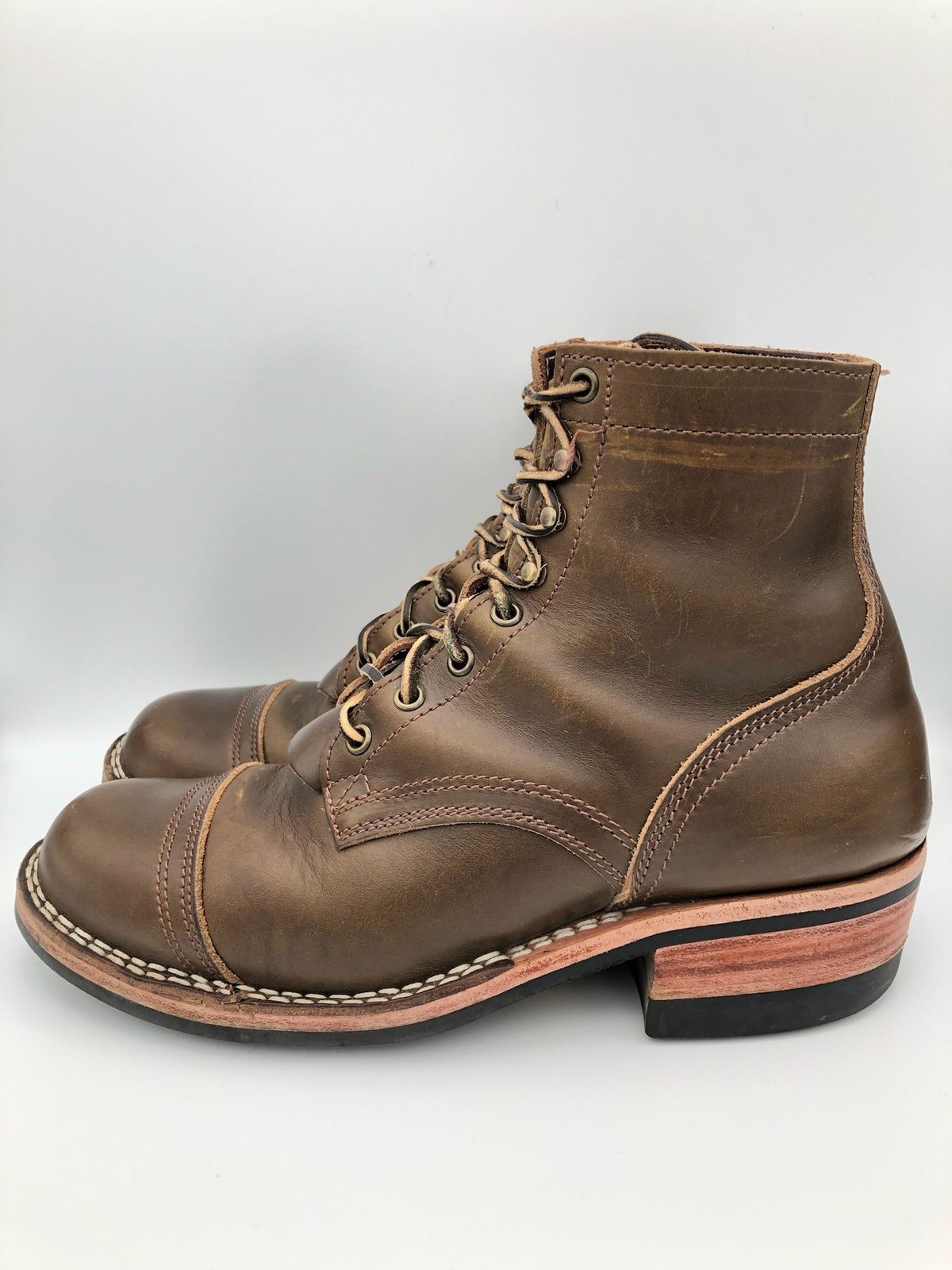 Photo by patinathunderdome on November 4, 2021 of the Nicks Charley in Horween Olive Chromepak.