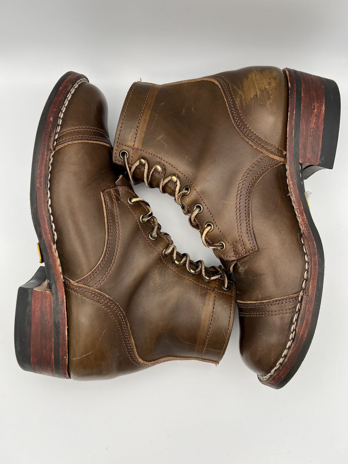 Photo by patinathunderdome on January 6, 2022 of the Nicks Charley in Horween Olive Chromepak.
