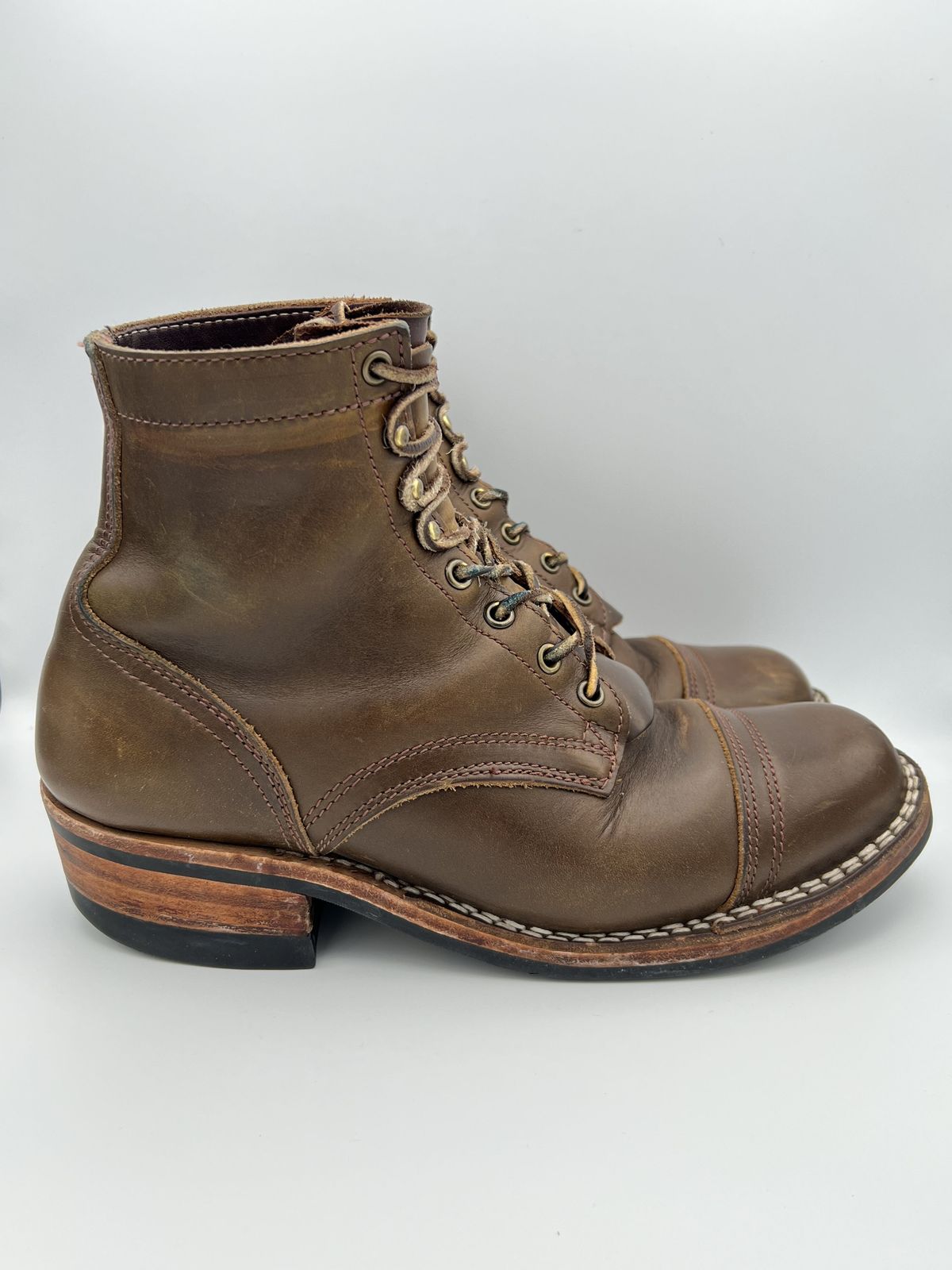 Photo by patinathunderdome on February 5, 2022 of the Nicks Charley in Horween Olive Chromepak.