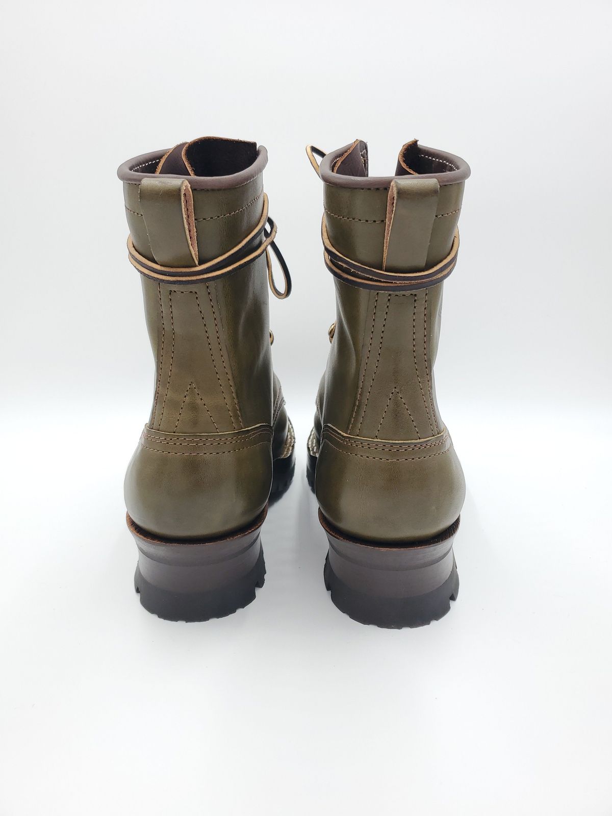 Photo by patinathunderdome on October 3, 2021 of the Frank's Boots Wilshire in Unknown Material.