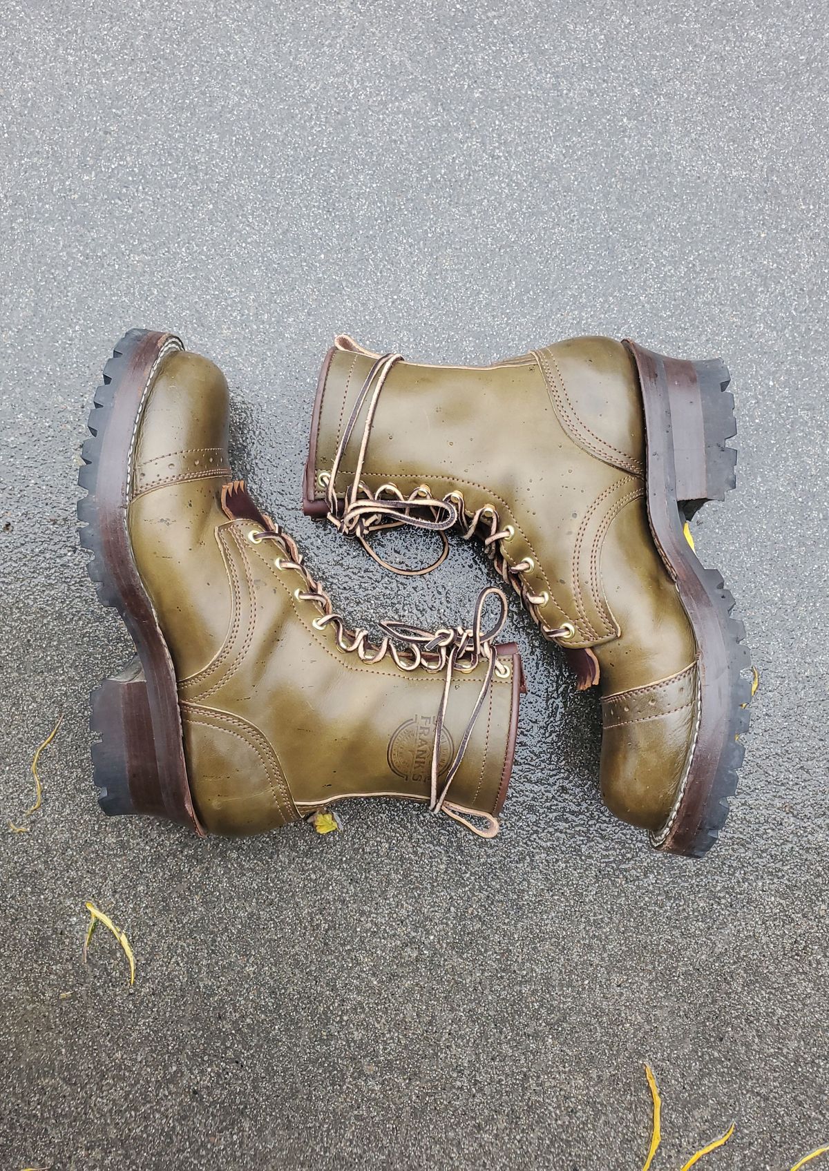 Photo by patinathunderdome on November 5, 2021 of the Frank's Boots Wilshire in Unknown Material.