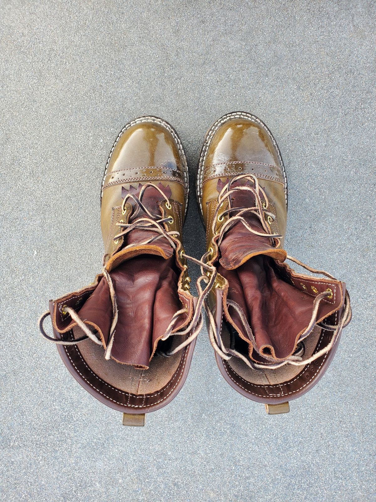 Photo by patinathunderdome on February 6, 2022 of the Frank's Boots Wilshire in Unknown Material.