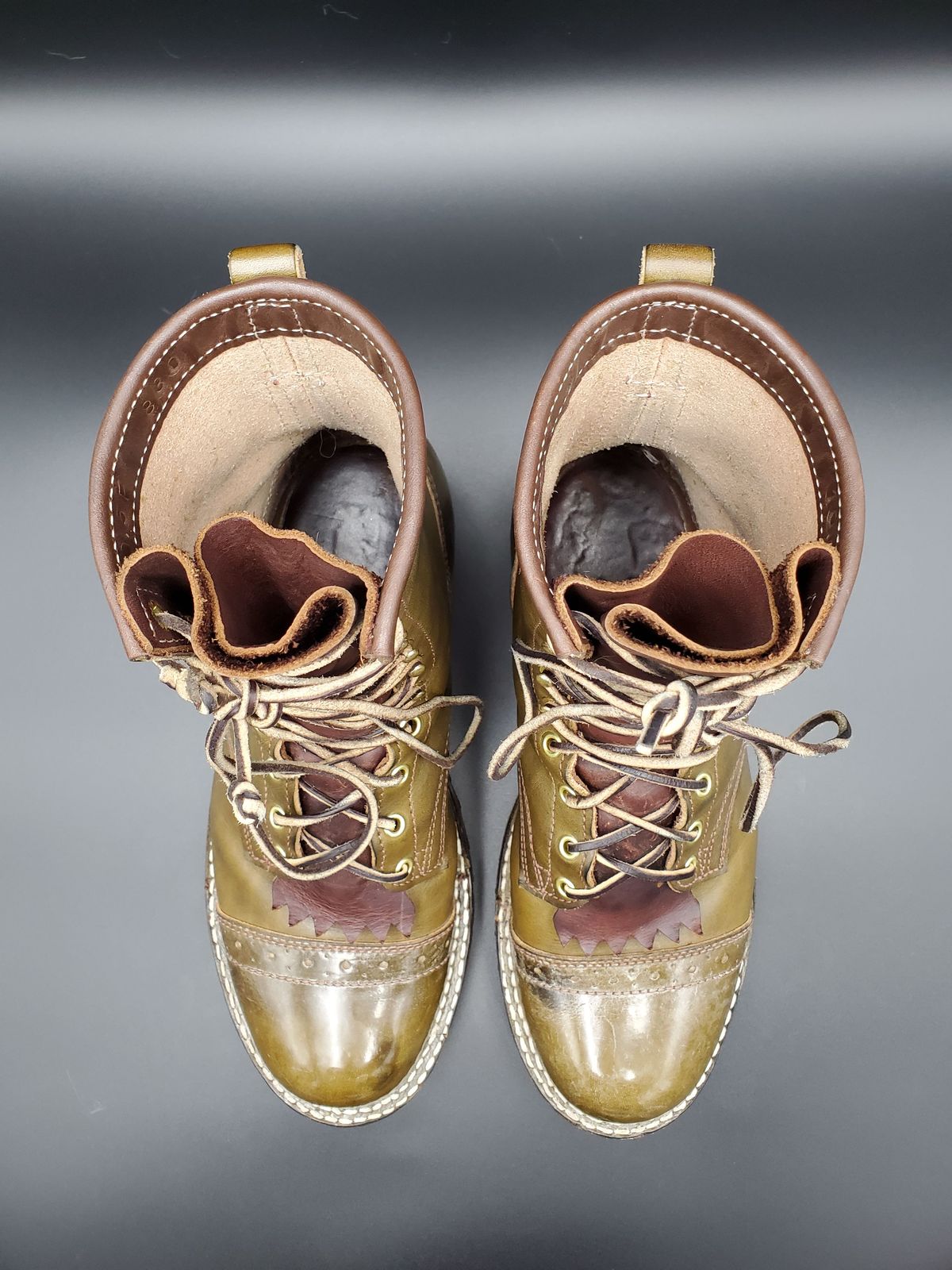 Photo by patinathunderdome on March 6, 2022 of the Frank's Boots Wilshire in Unknown Material.