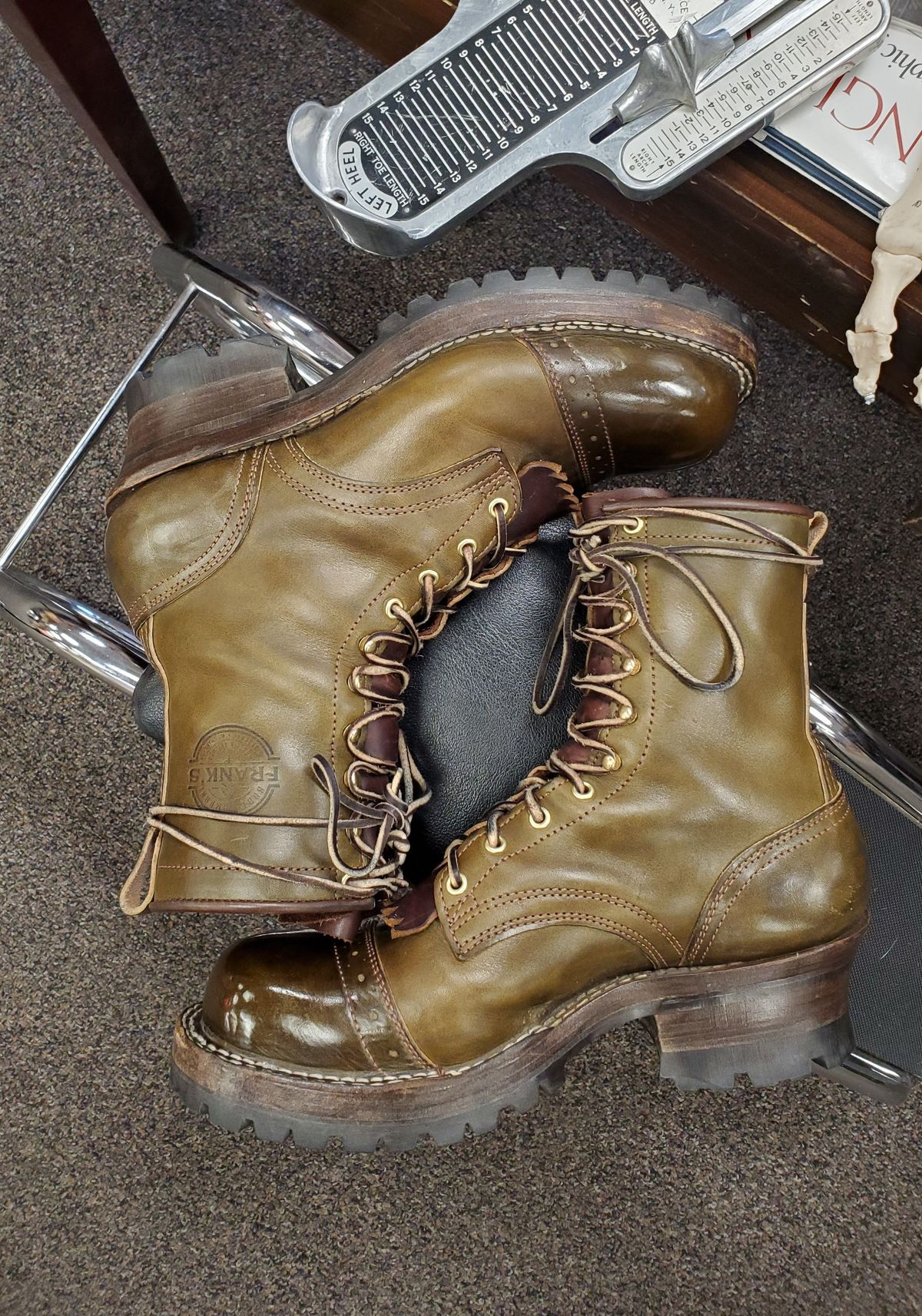 Photo by patinathunderdome on May 6, 2022 of the Frank's Boots Wilshire in Unknown Material.