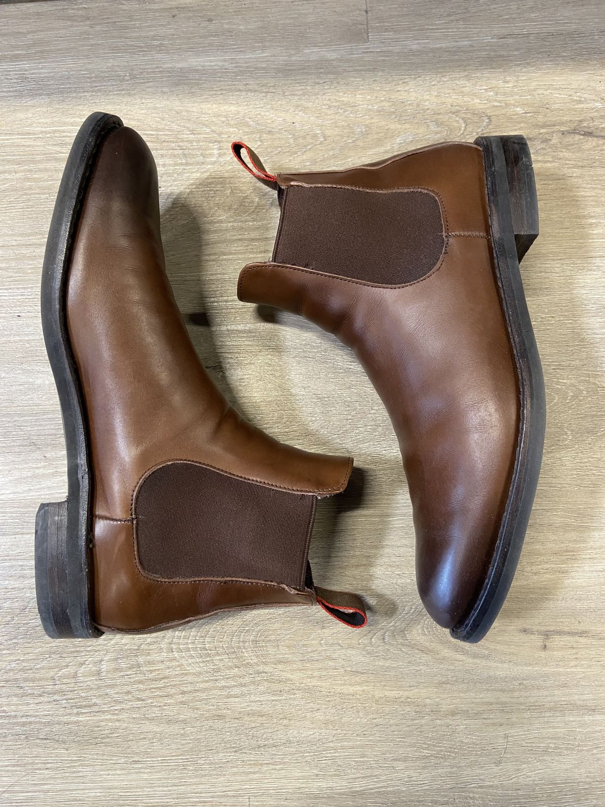 Photo by patinathunderdome on November 3, 2021 of the Allen Edmonds Nomad Chelsea in Coffee Calfskin.