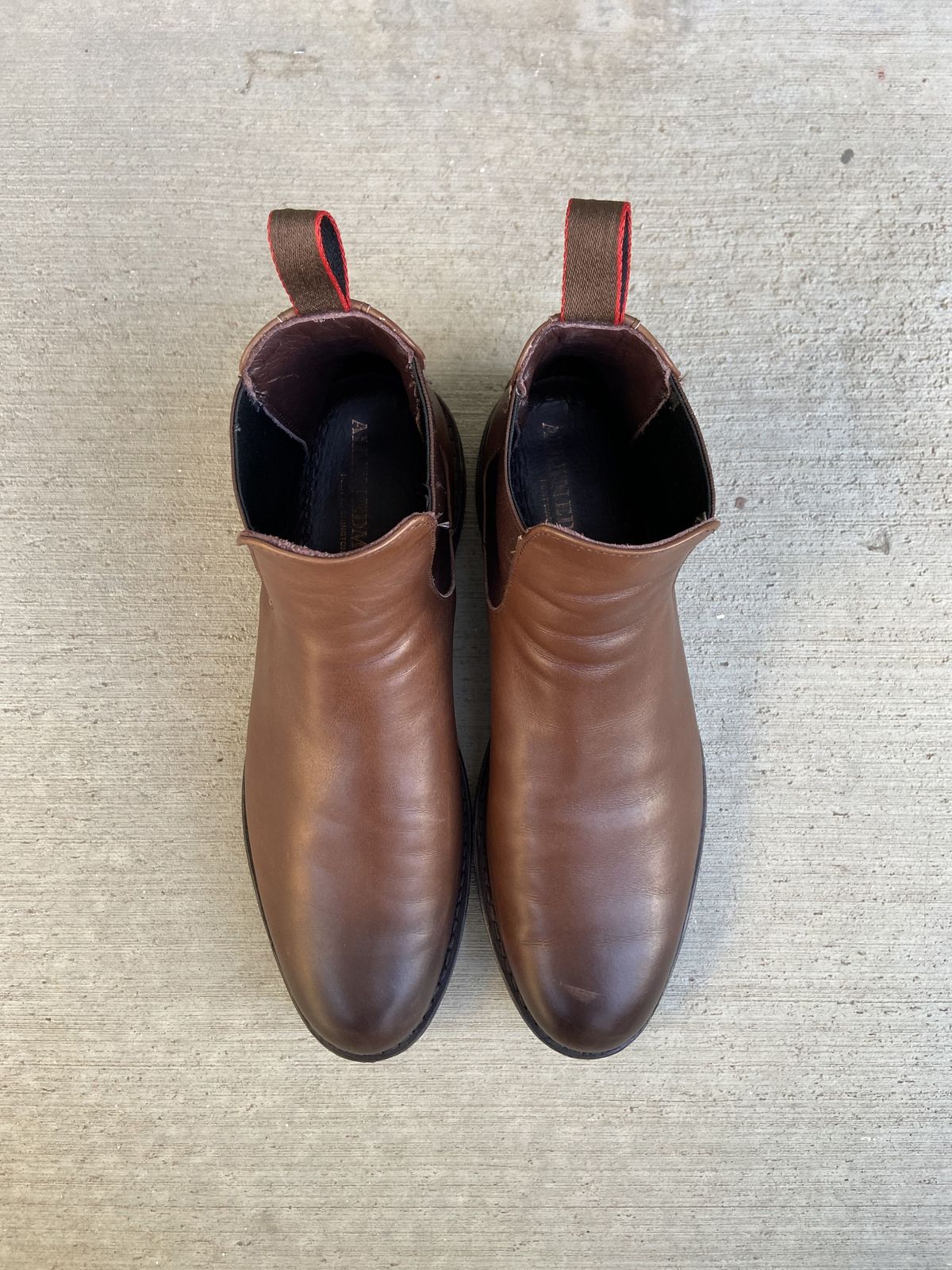 Photo by patinathunderdome on December 5, 2021 of the Allen Edmonds Nomad Chelsea in Coffee Calfskin.
