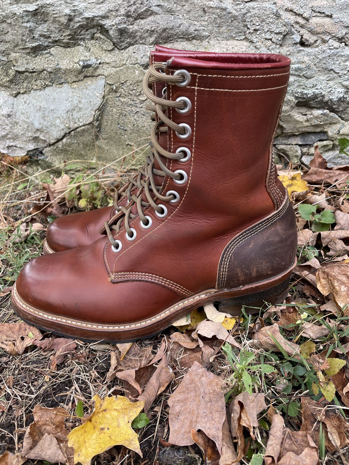 Photo by patinathunderdome on November 4, 2021 of the H.H. Brown 104x in Red Brown Pull Up.