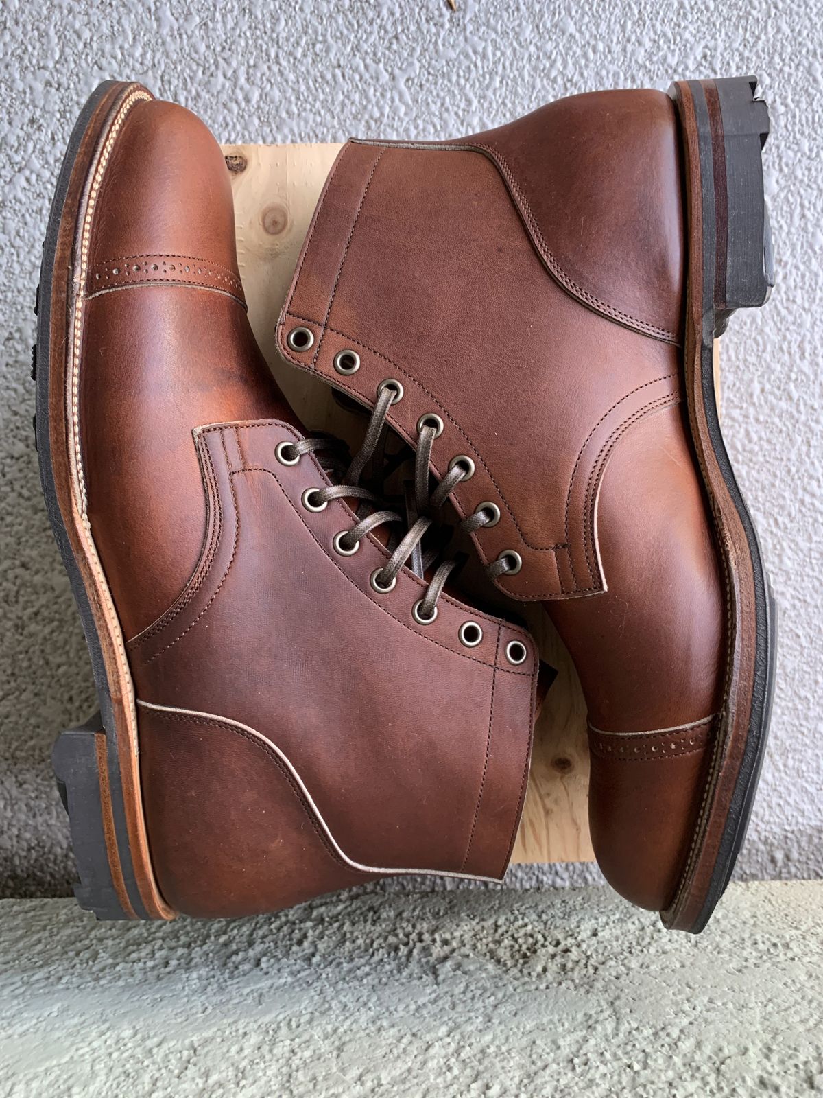Photo by patinathunderdome on November 4, 2021 of the Viberg Service Boot in Horween Saddle Tan Chromepak.
