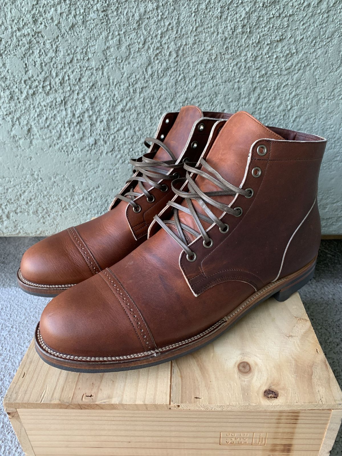 Photo by patinathunderdome on November 4, 2021 of the Viberg Service Boot in Horween Saddle Tan Chromepak.